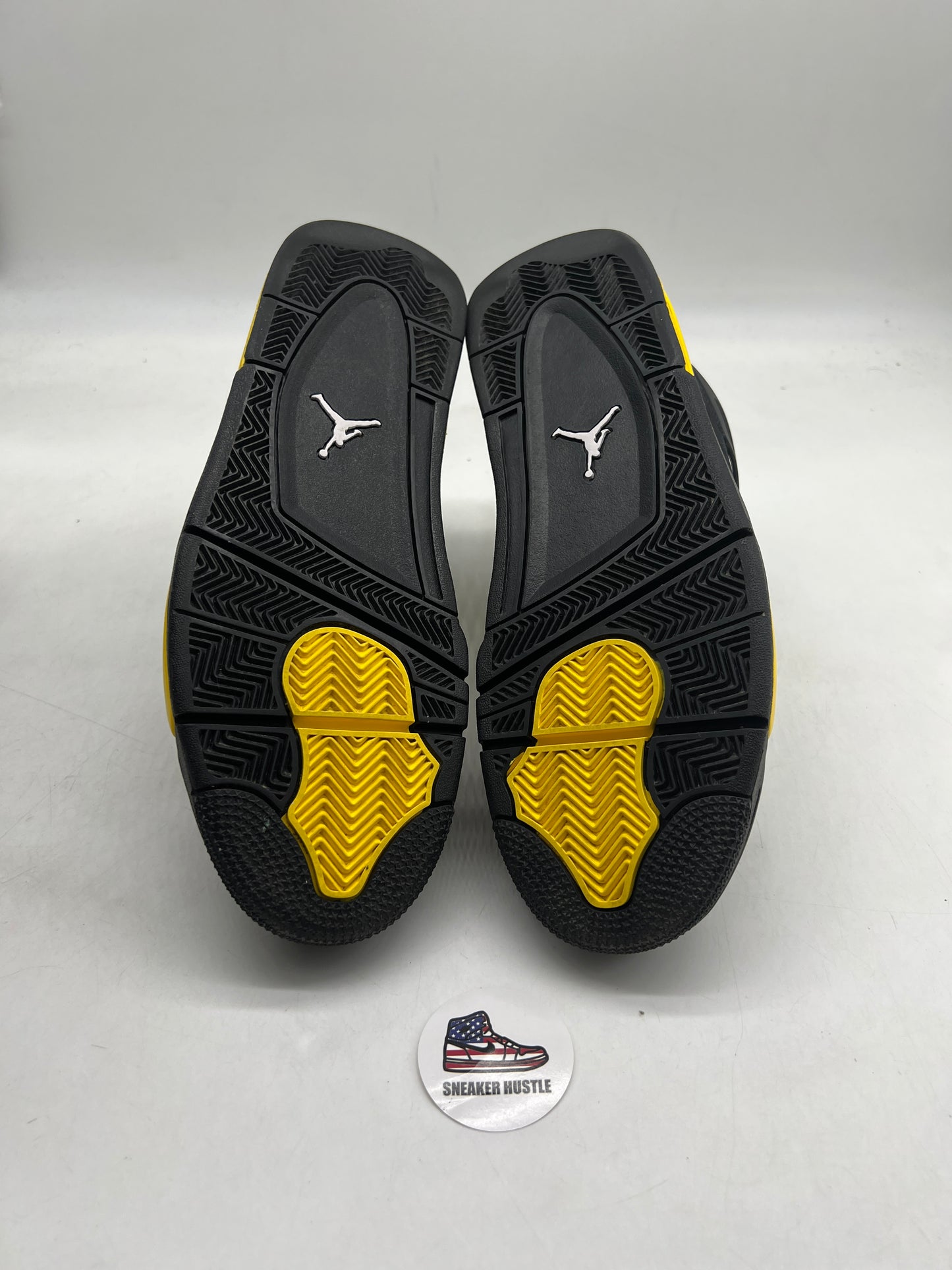 Jordan 4 Retro Thunder (2023)