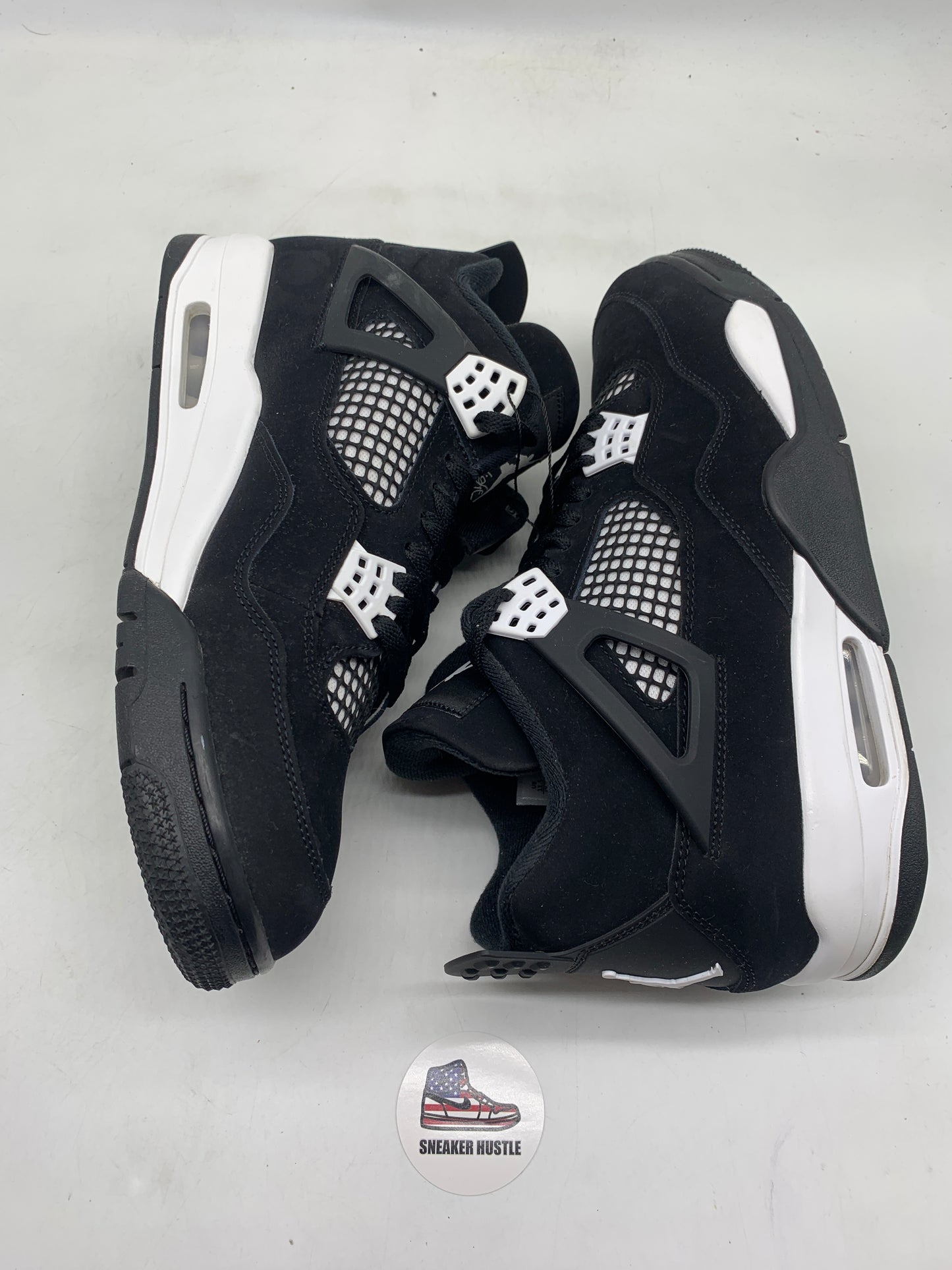Jordan 4 Retro White Thunder