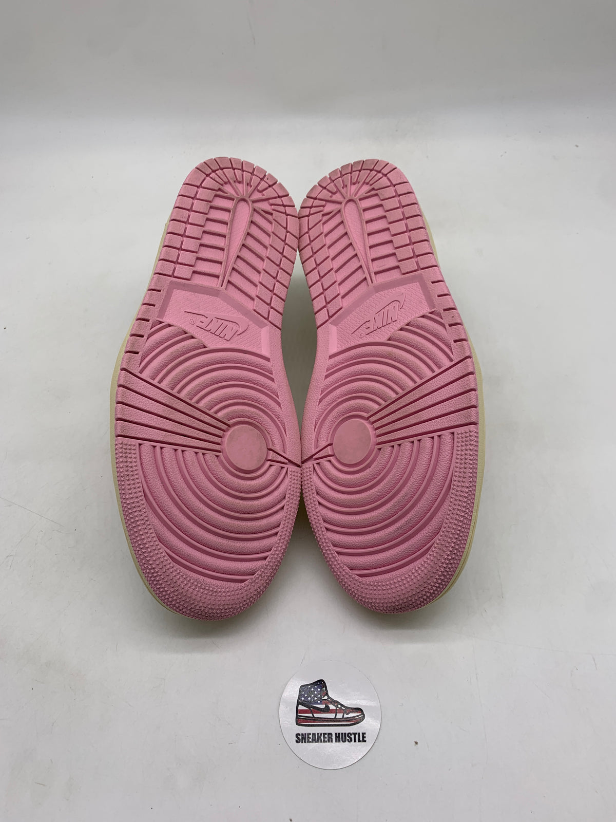 Jordan 1 Retro Low OG SP Travis Scott Shy Pink