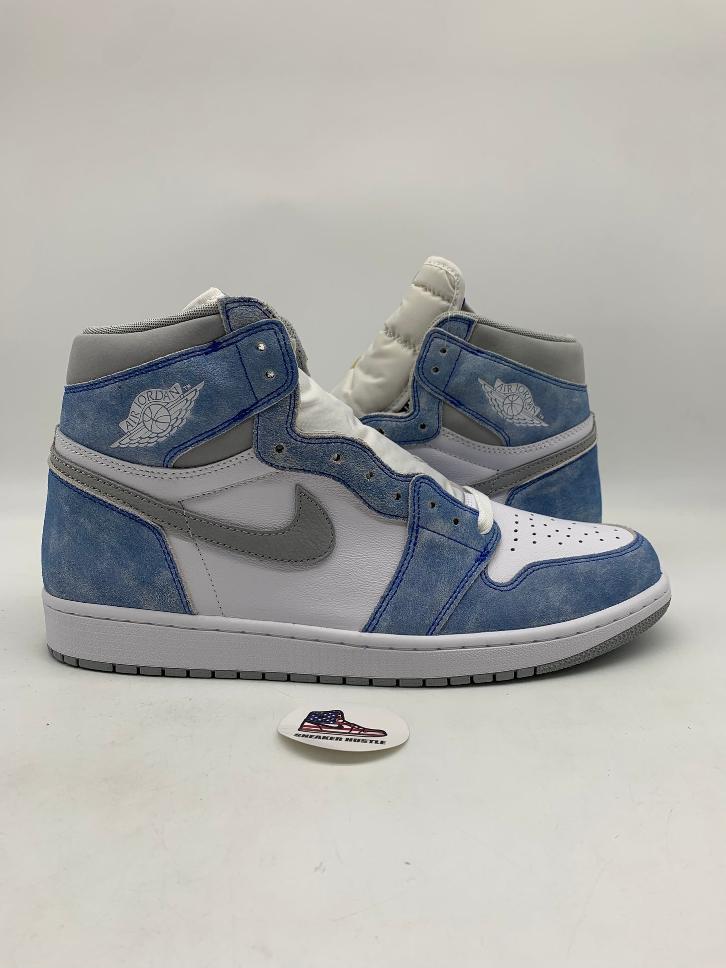 Jordan 1 Retro High Hyper Royal Smoke Grey