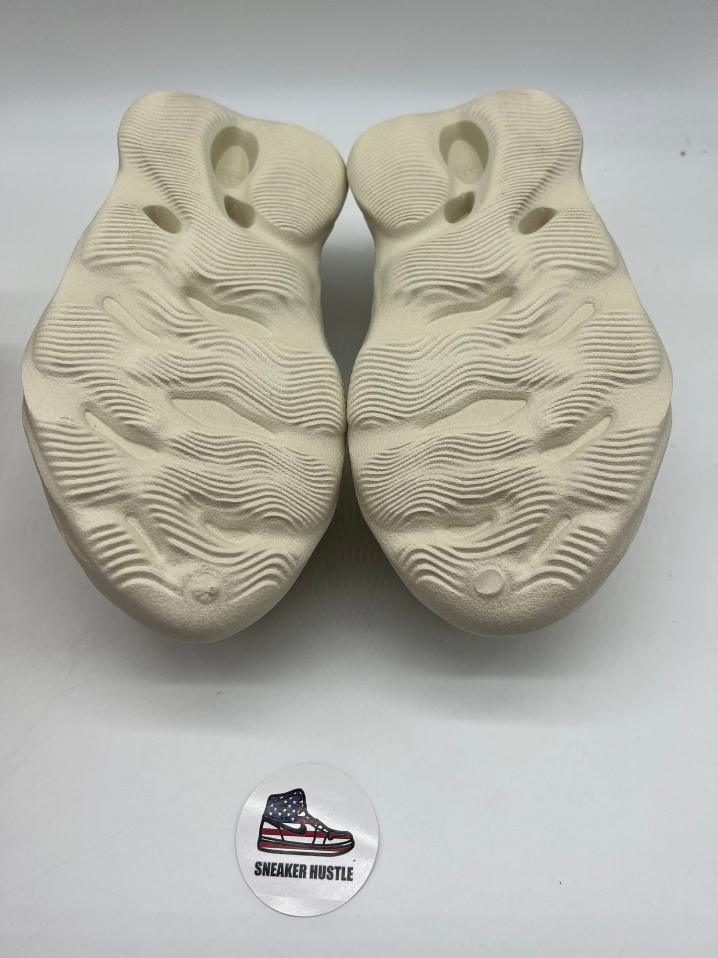 adidas Yeezy Foam RNR Sand