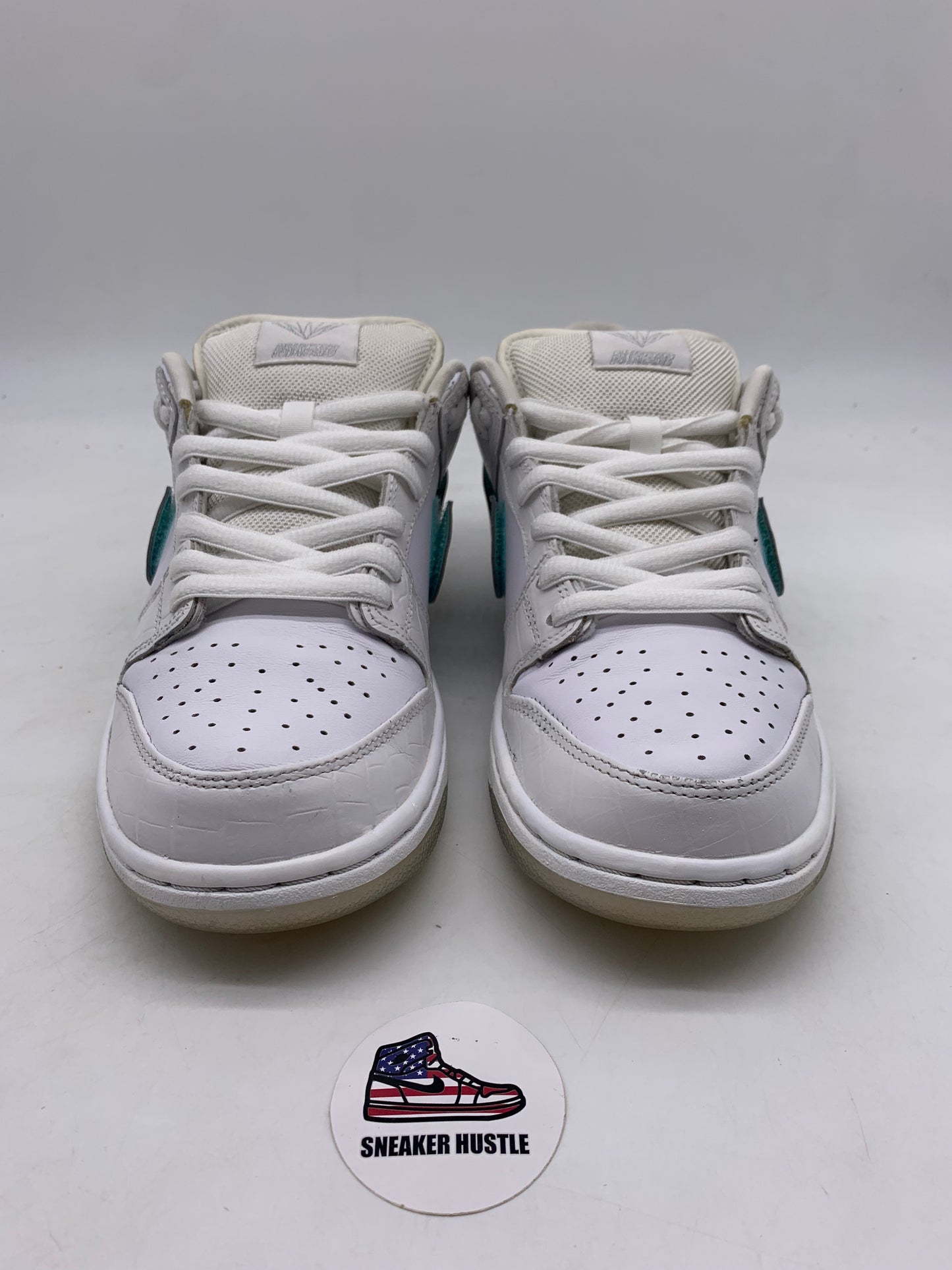 Nike SB Dunk Low Diamond Supply Co. White Diamond
