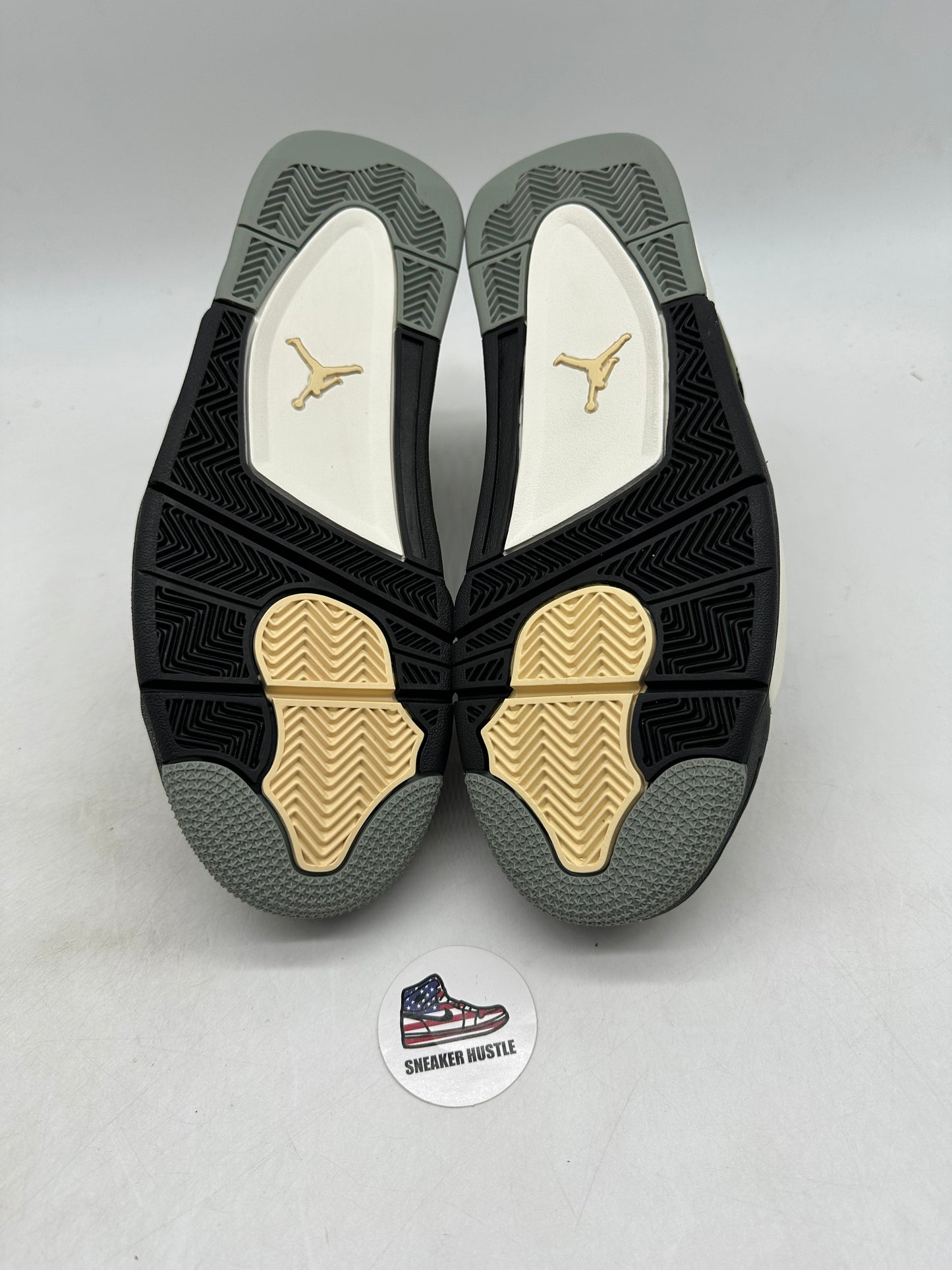 Jordan 4 Retro SE Craft Medium Olive