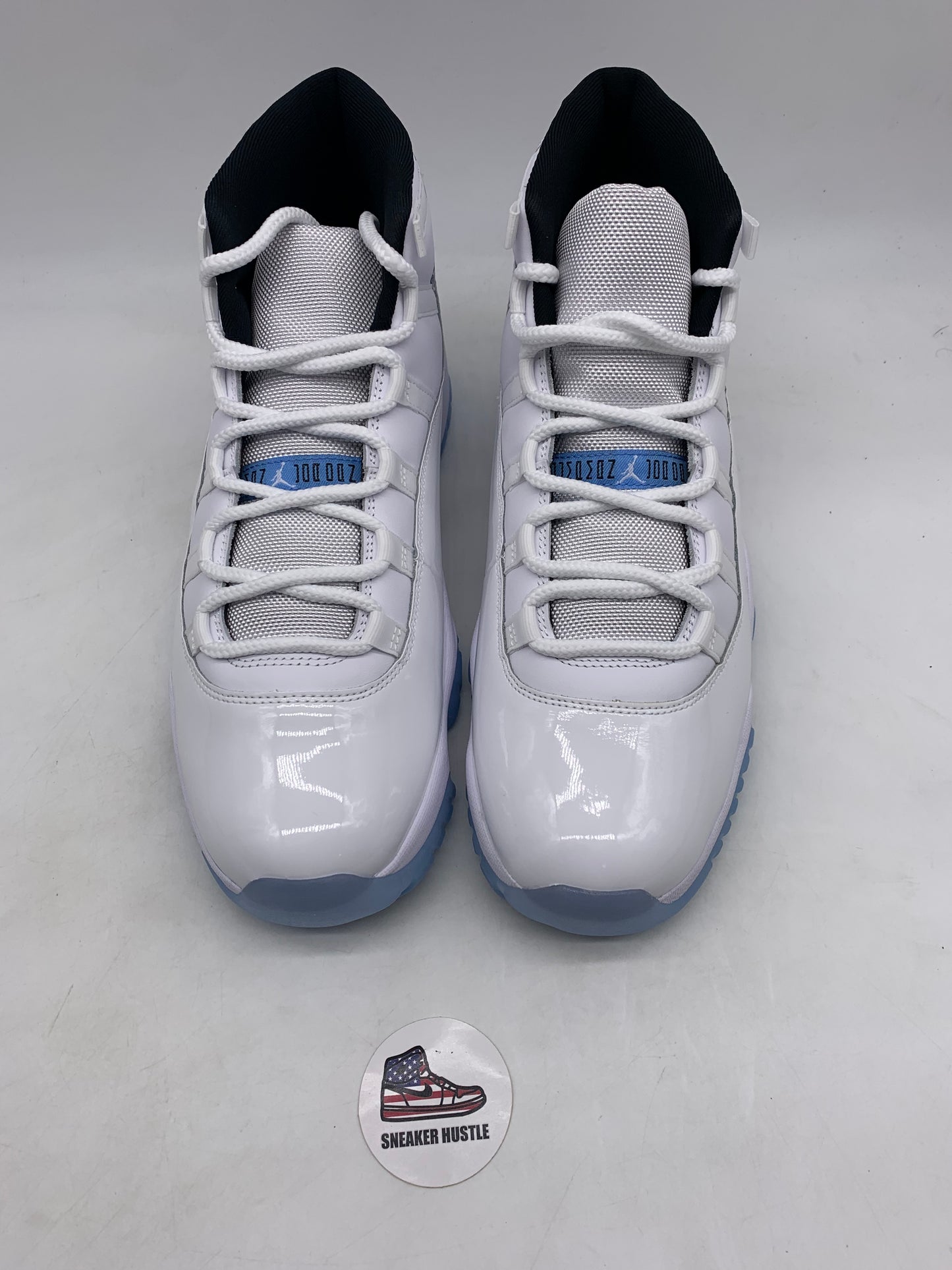 Jordan 11 Retro Legend Blue (2024)