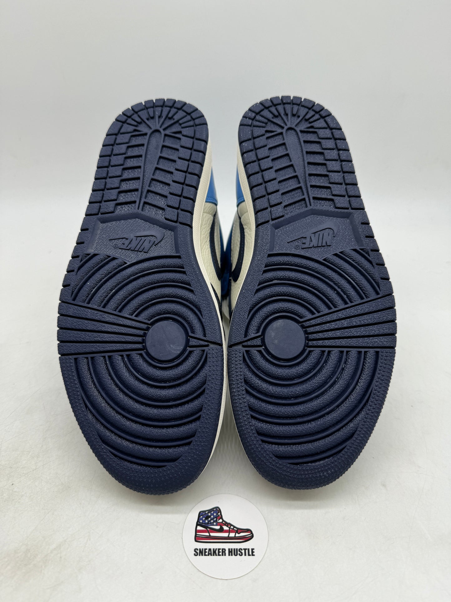 Jordan 1 Retro High Obsidian