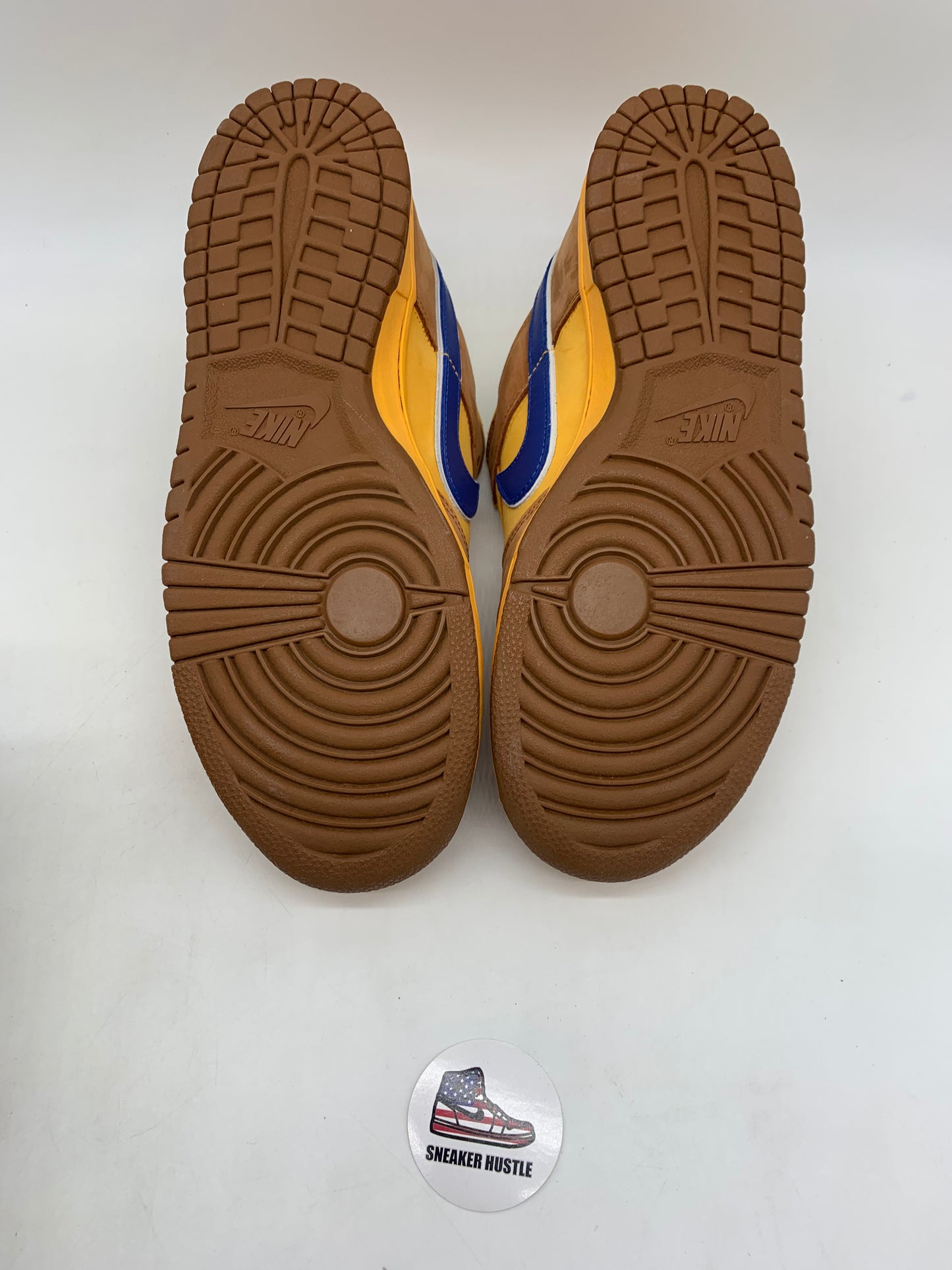 Nike SB Dunk Low Newcastle Brown Ale