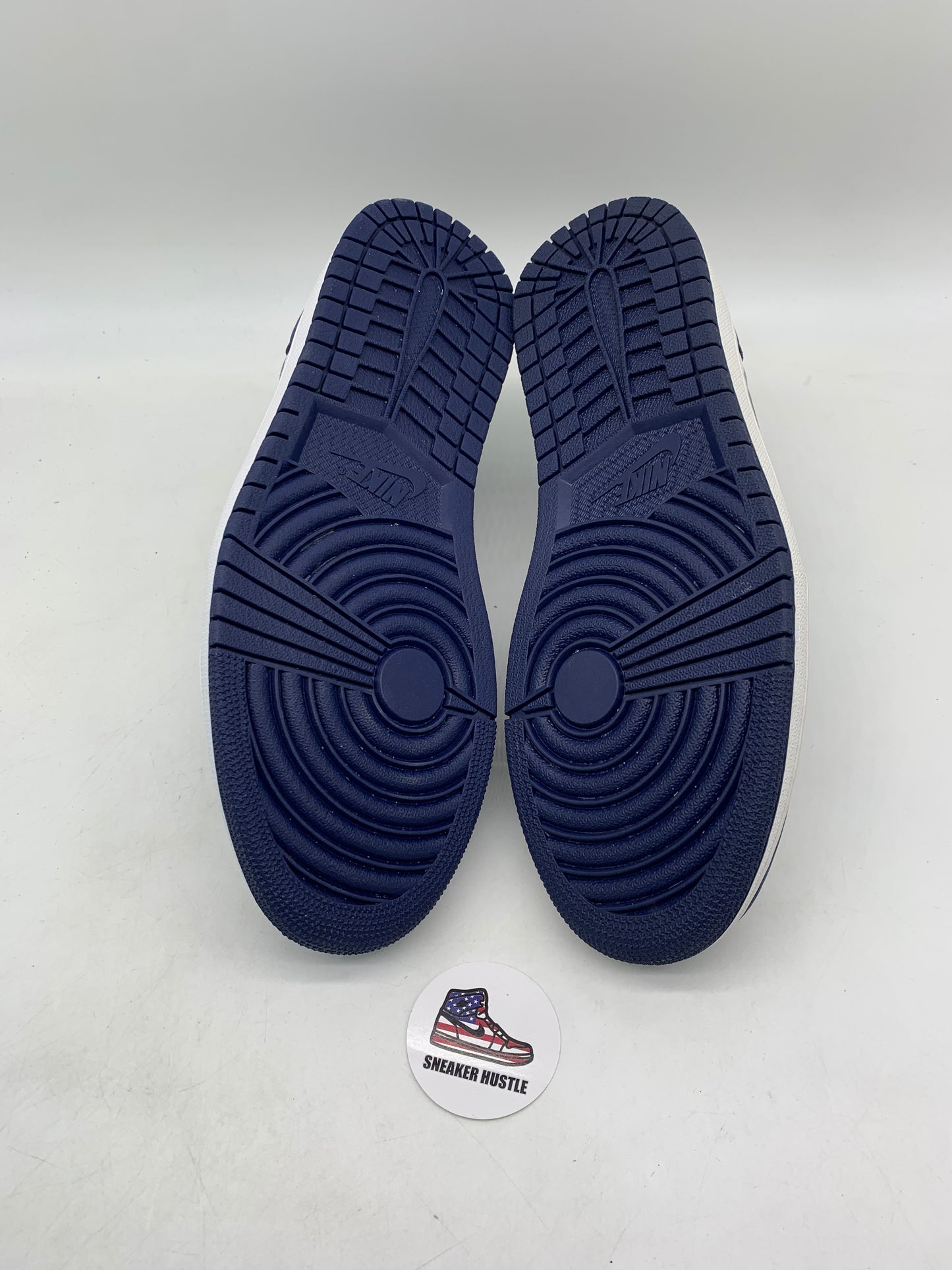 Jordan 1 Low SB Midnight Navy