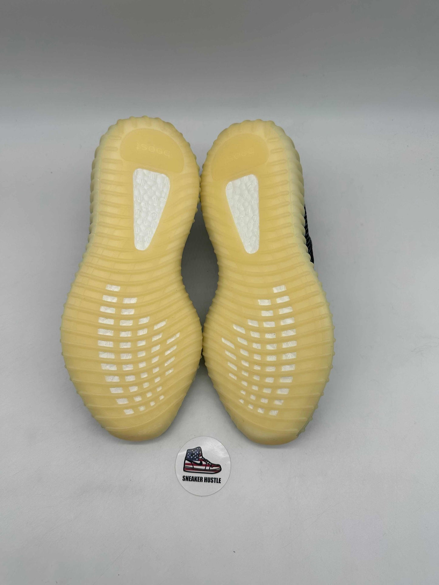 adidas Yeezy Boost 350 V2 Carbon