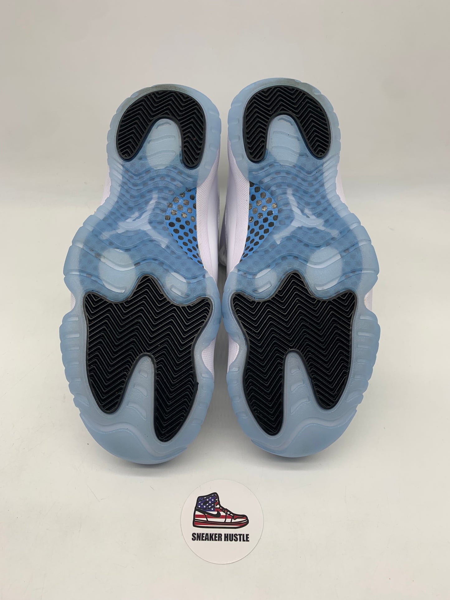 Jordan 11 Retro Legend Blue (2024)