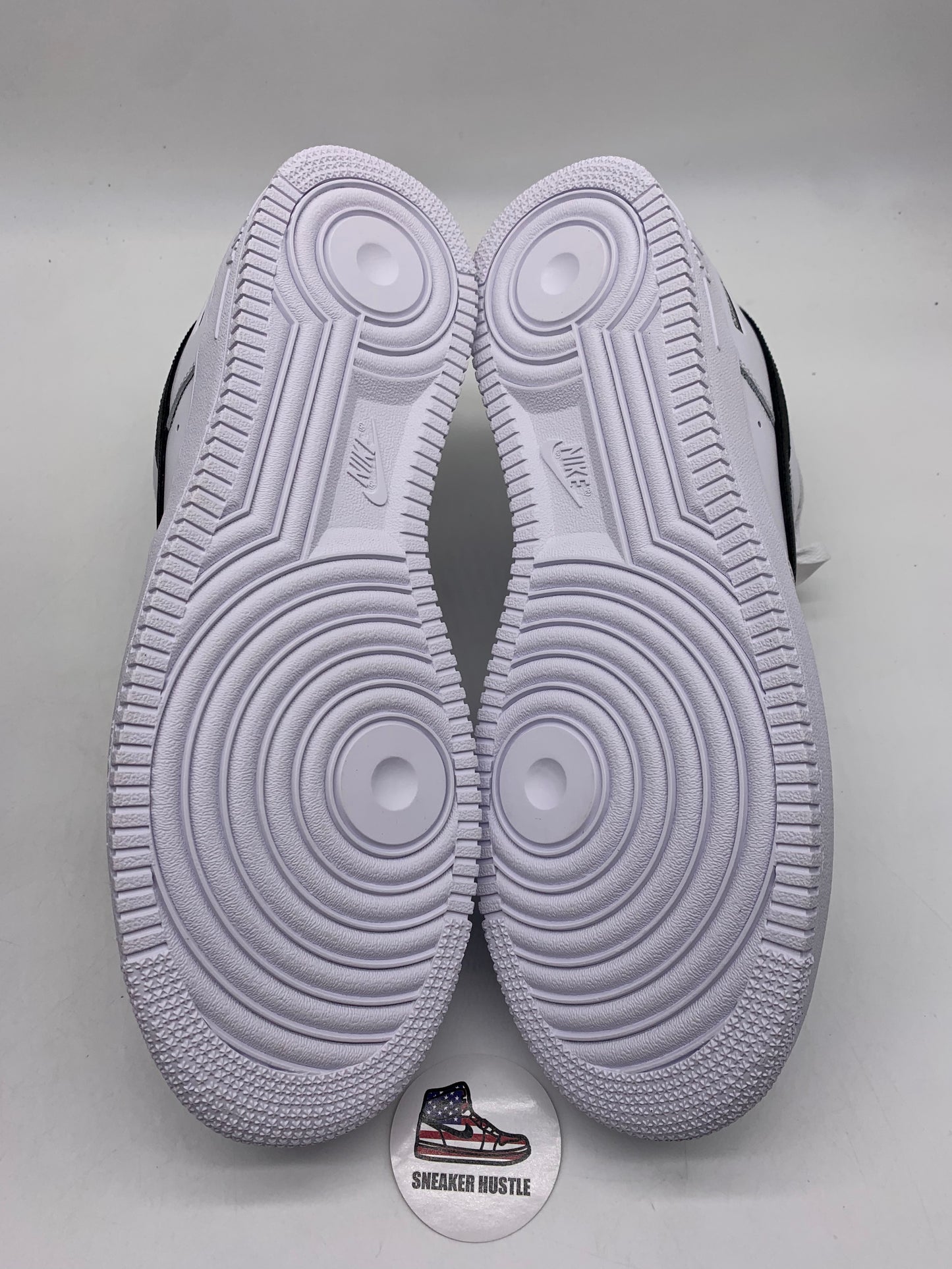 Nike Air Force 1 Low Supreme White Black