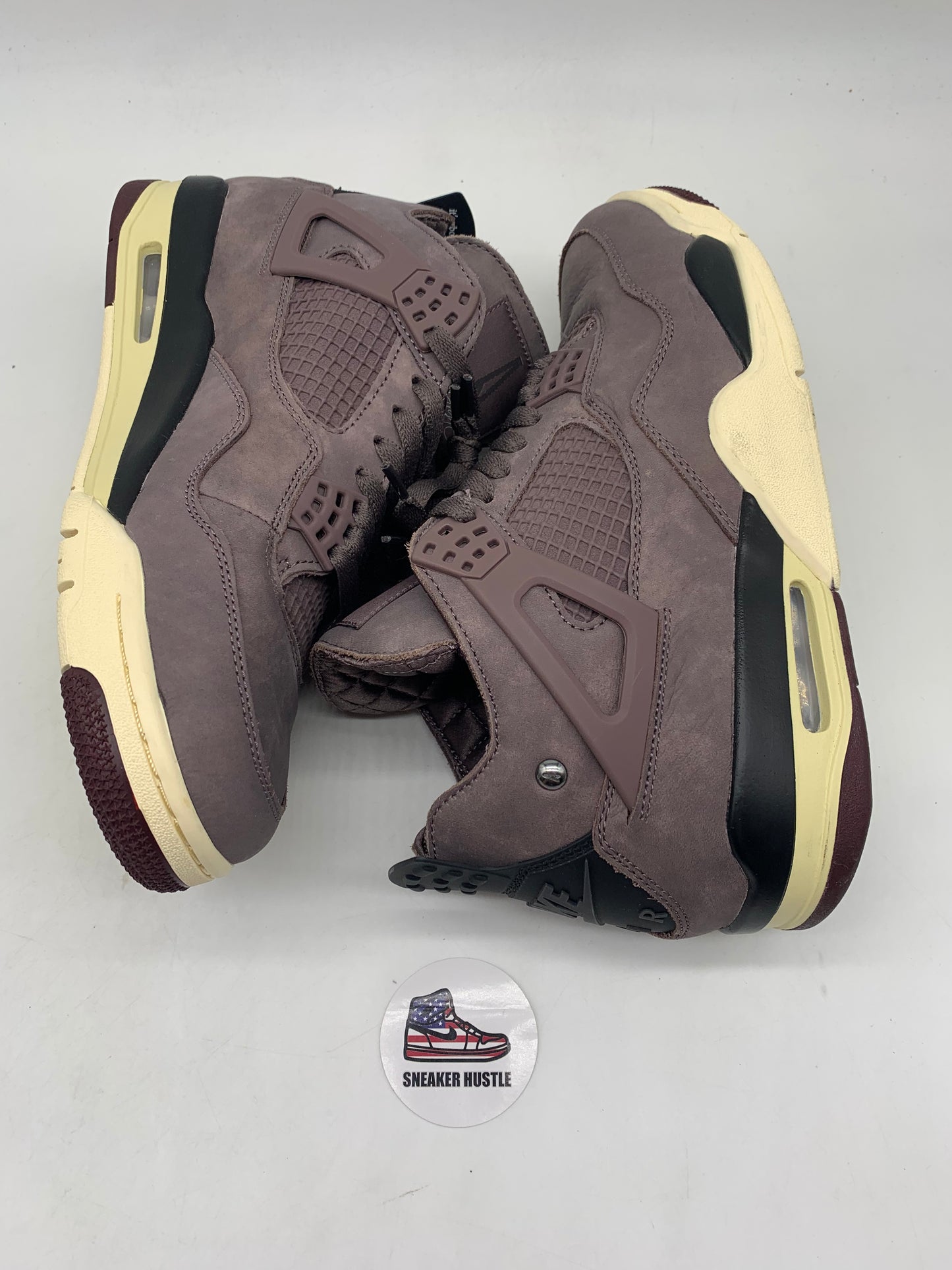 Jordan 4 Retro SP A Ma Maniére Violet Ore