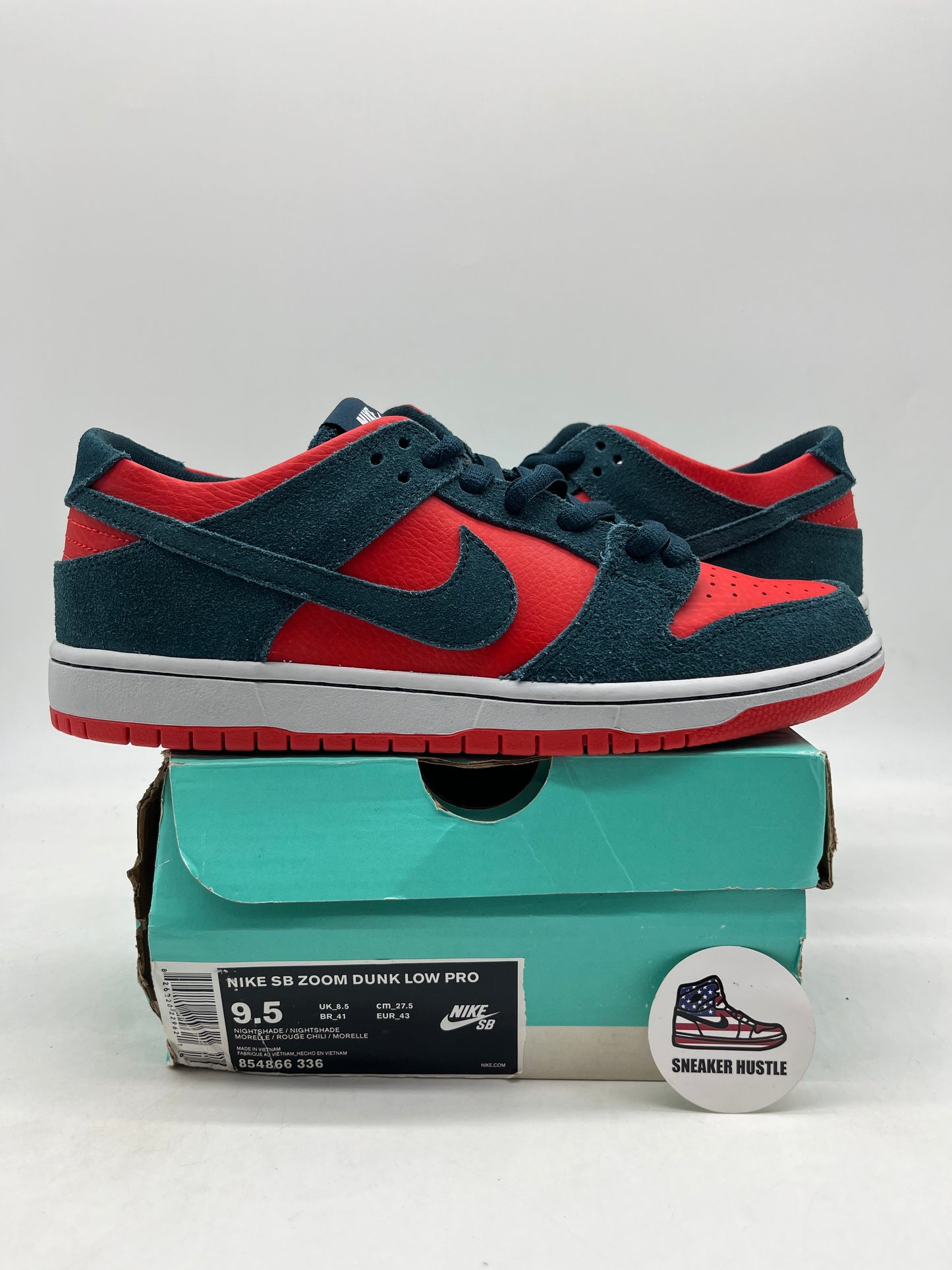Nike SB Dunk Low Reverse Shark