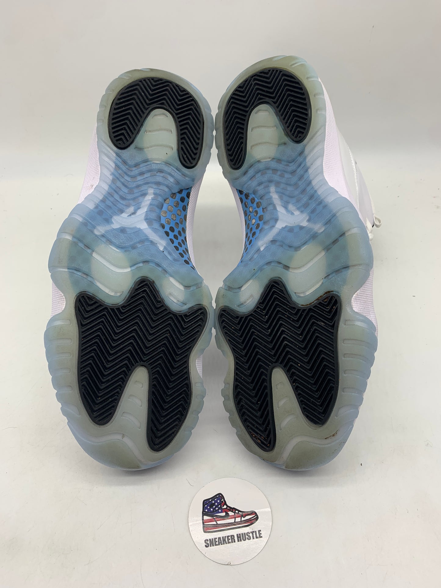 Jordan 11 Retro Legend Blue (2024)