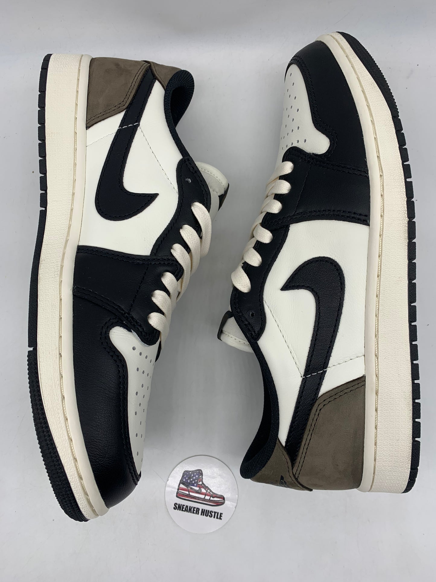Jordan 1 Retro Low OG Mocha