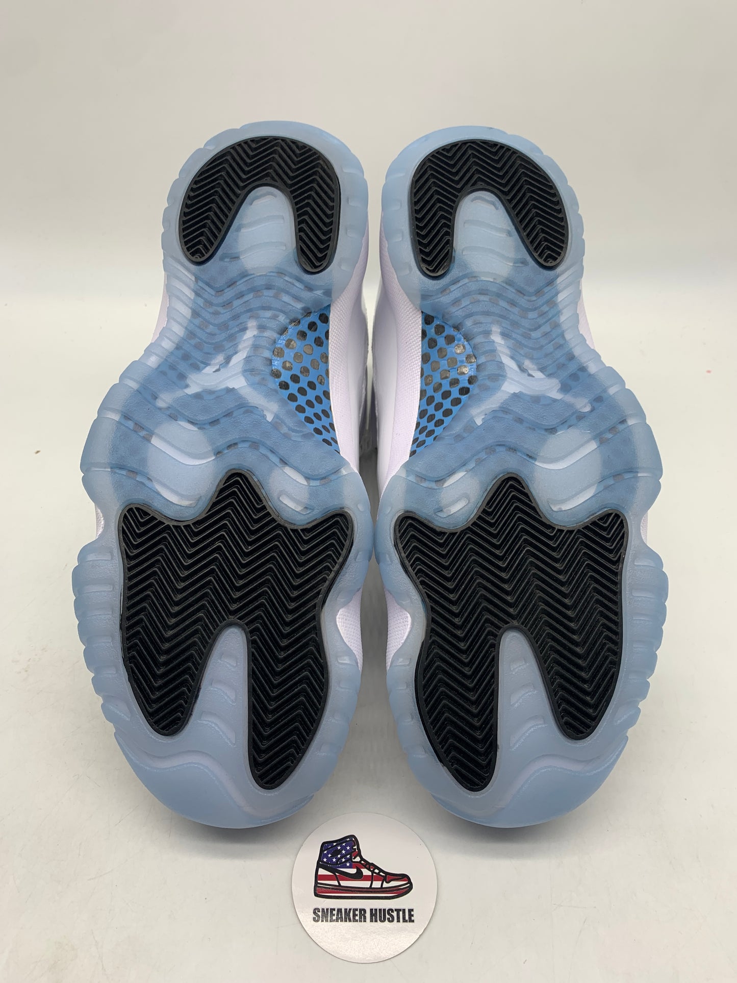 Jordan 11 Retro Legend Blue (2024)