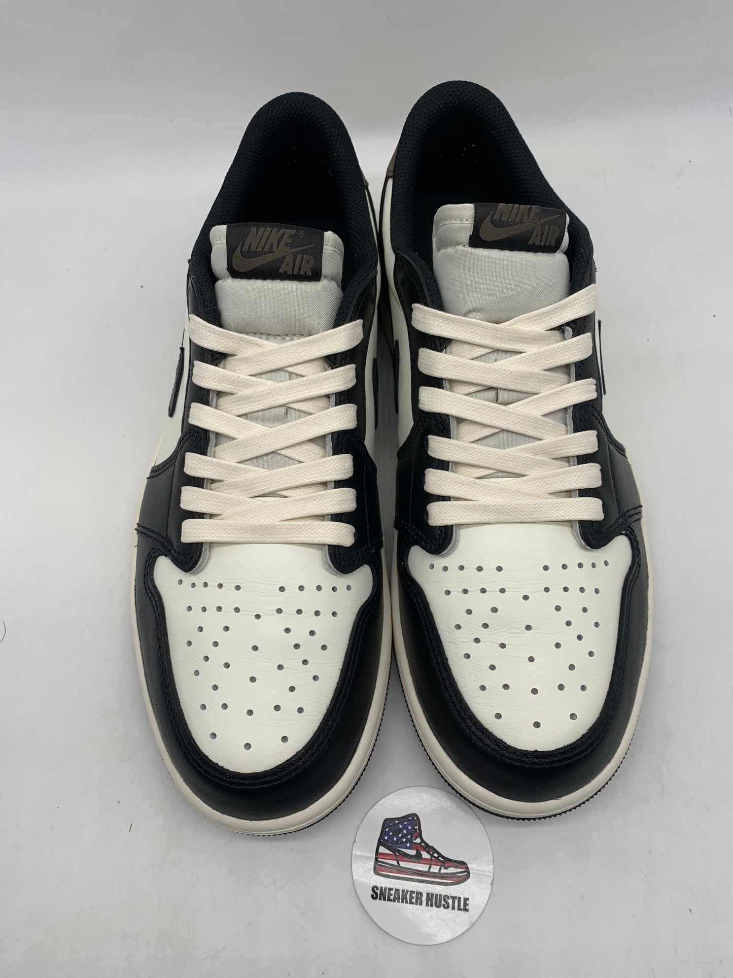 Jordan 1 Retro Low OG Mocha