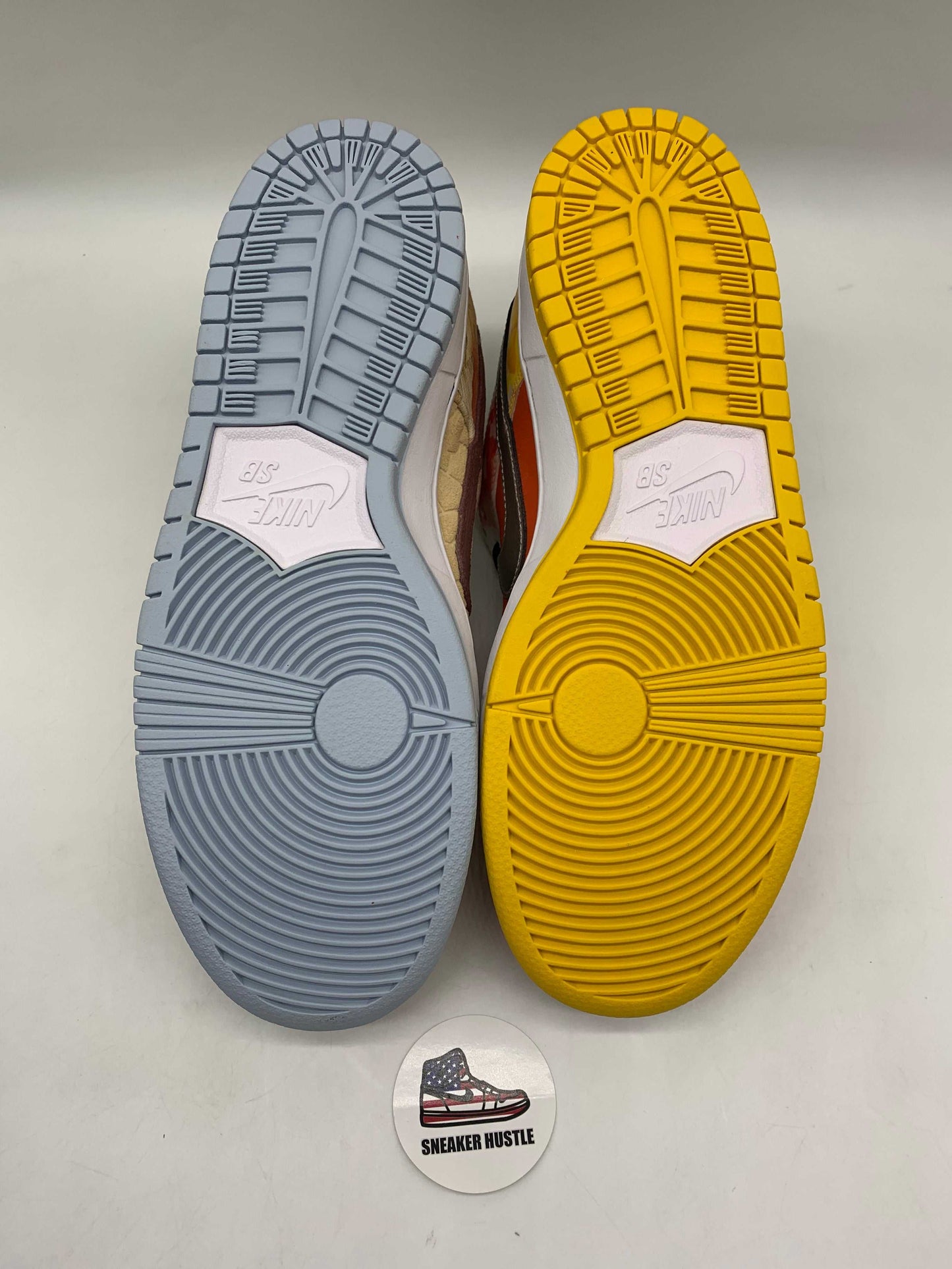 Nike SB Dunk Low Street Hawker (2021)