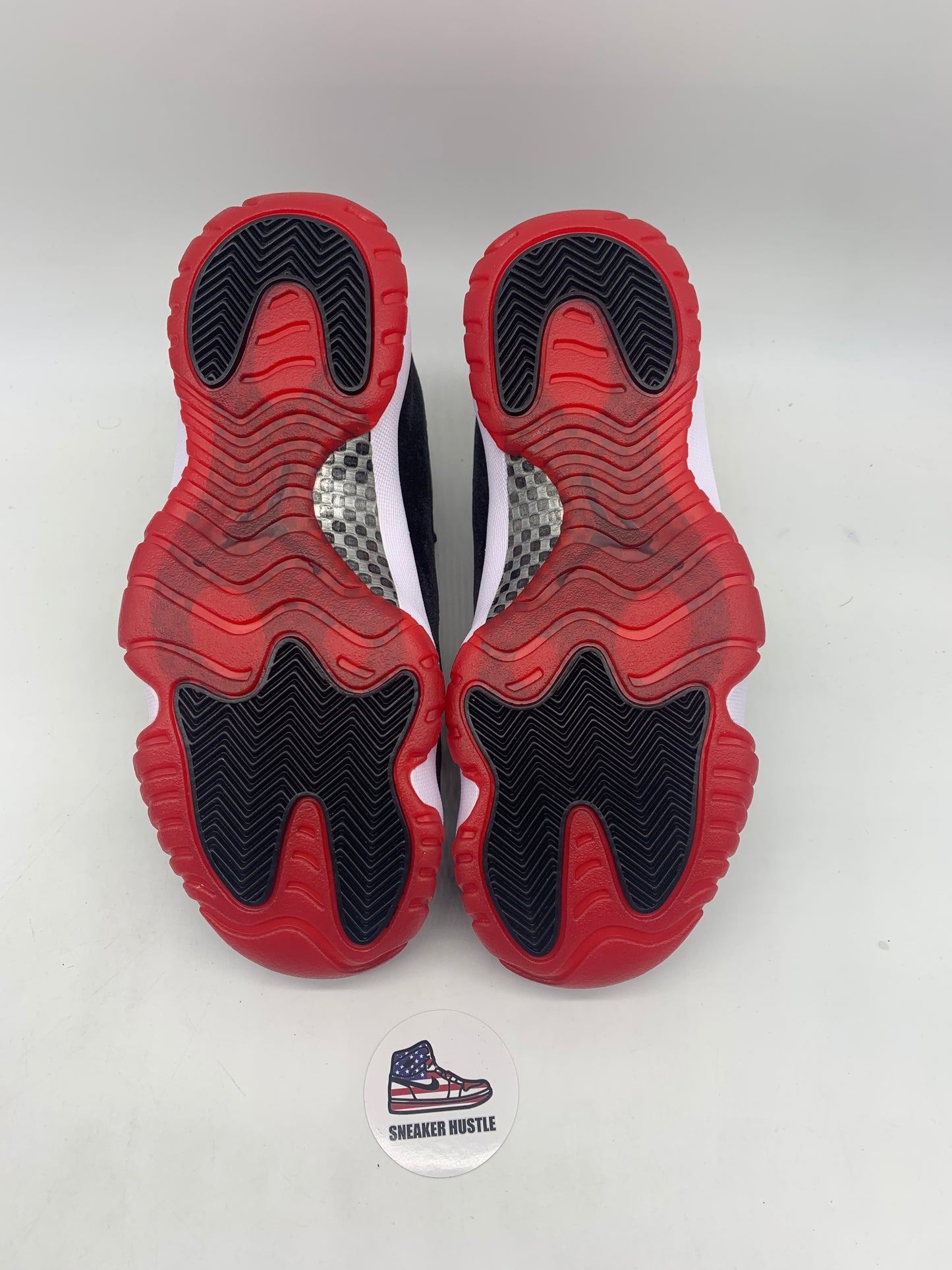 Jordan 11 Retro Bred Velvet (Women's)