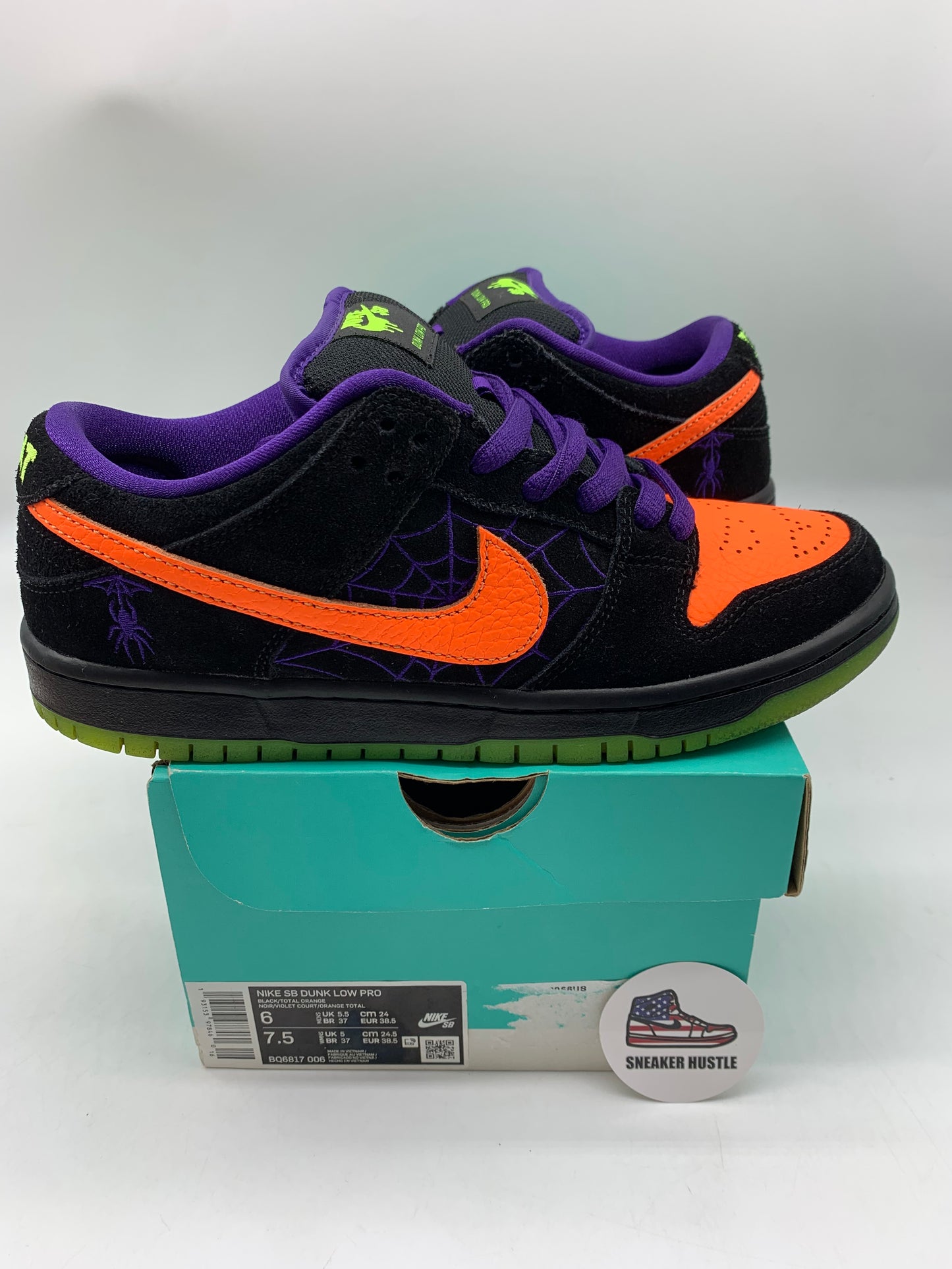 Nike SB Dunk Low Night of Mischief Halloween