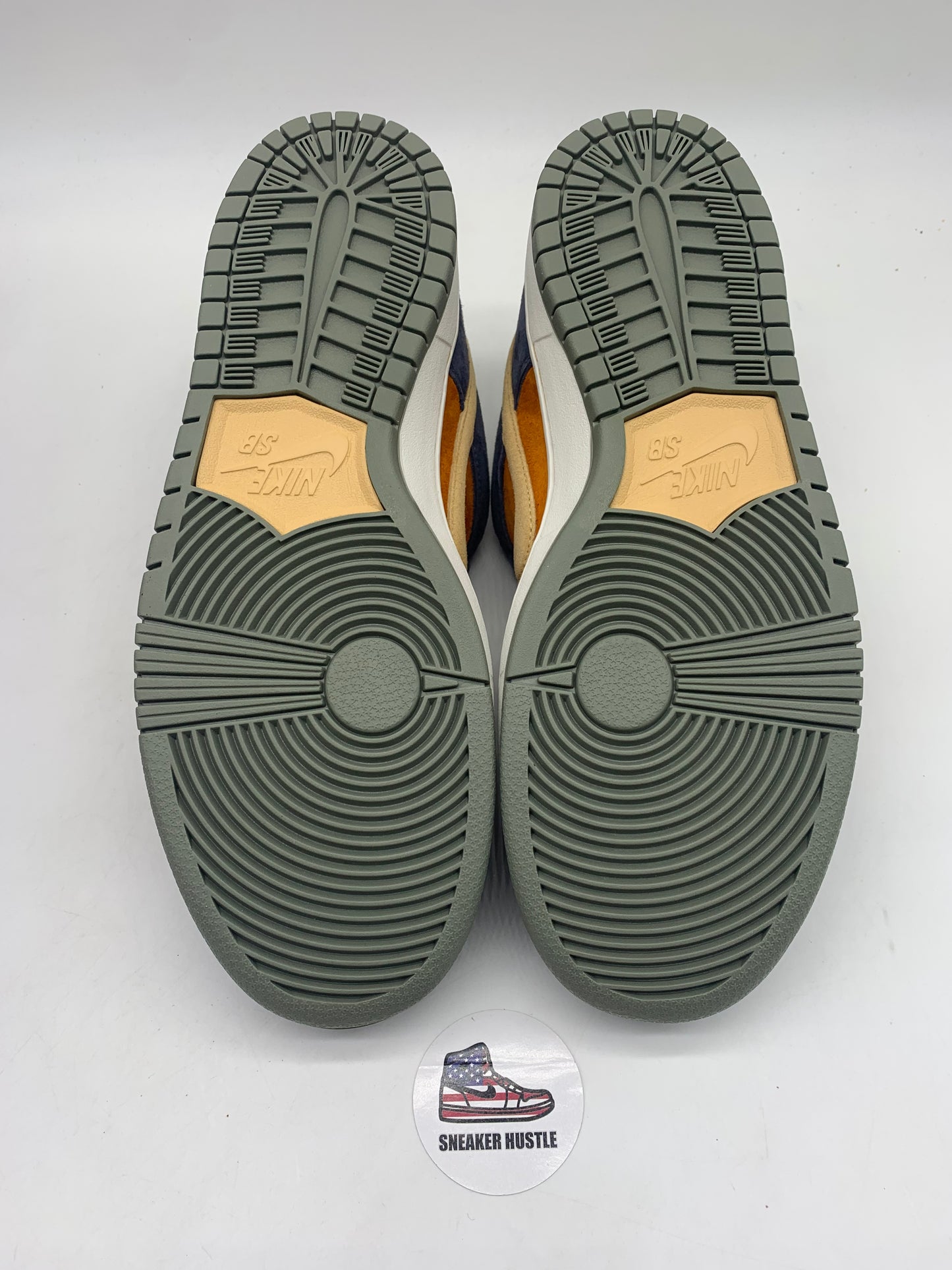 Nike SB Dunk Low Light Carbon Monarch