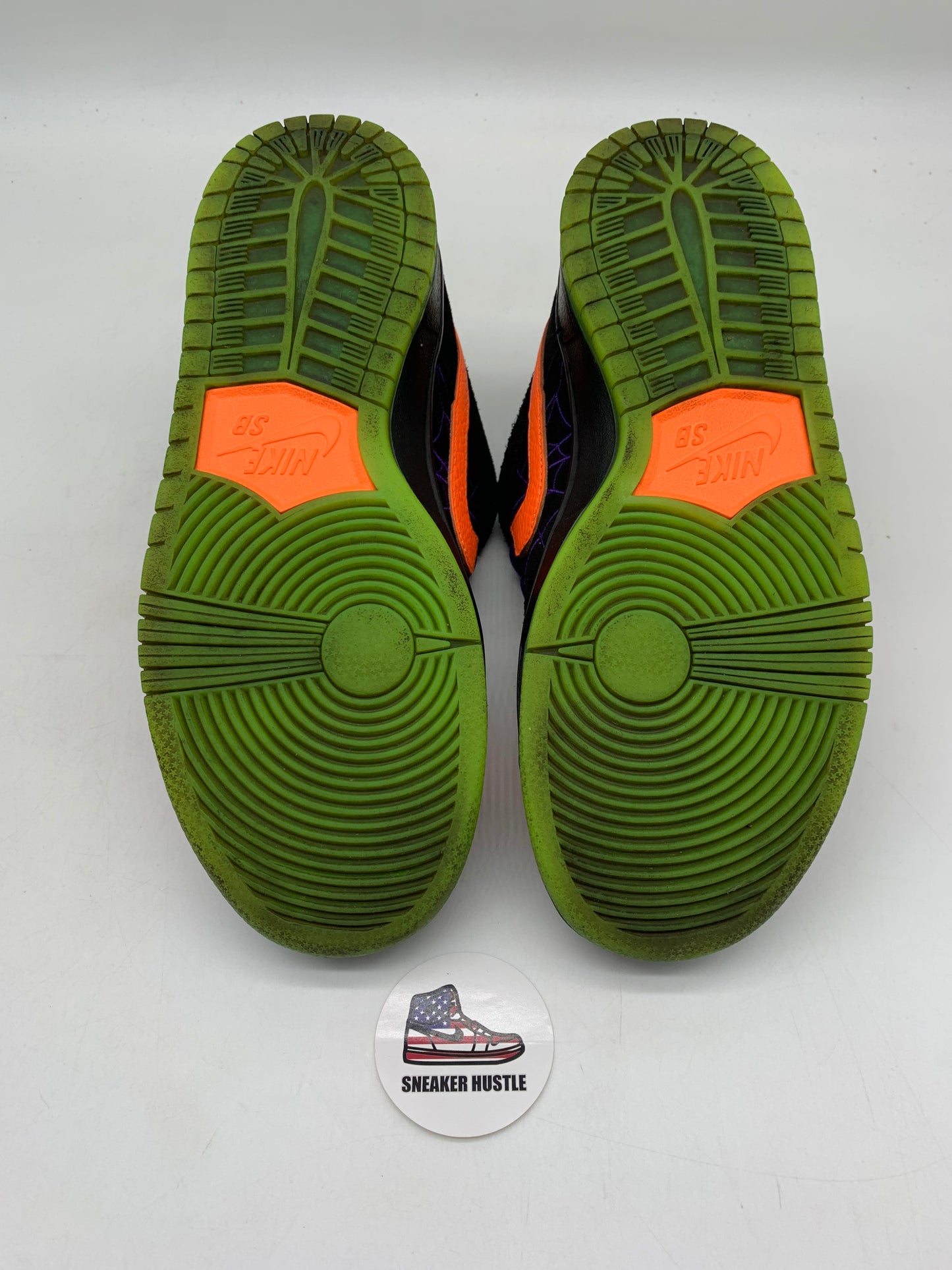 Nike SB Dunk Low Night of Mischief Halloween