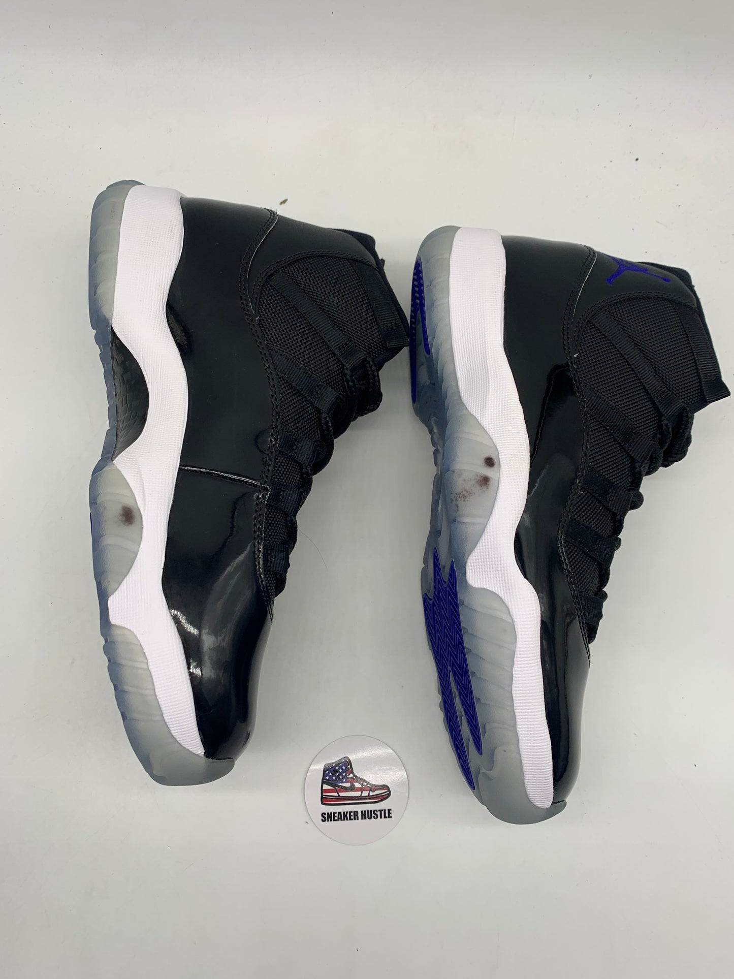 Jordan 11 Retro Space Jam (2016)