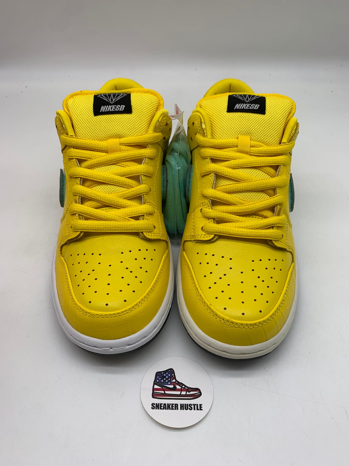 Nike SB Dunk Low Diamond Supply Co. Canary Diamond (Friends and Family)