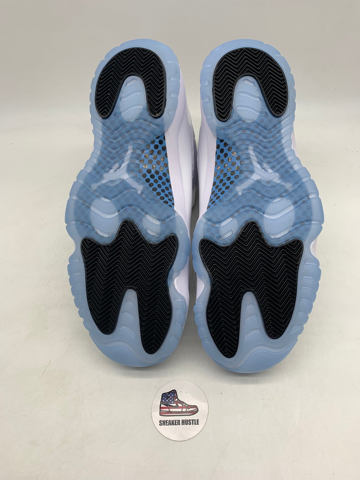 Jordan 11 Retro Legend Blue (2024)