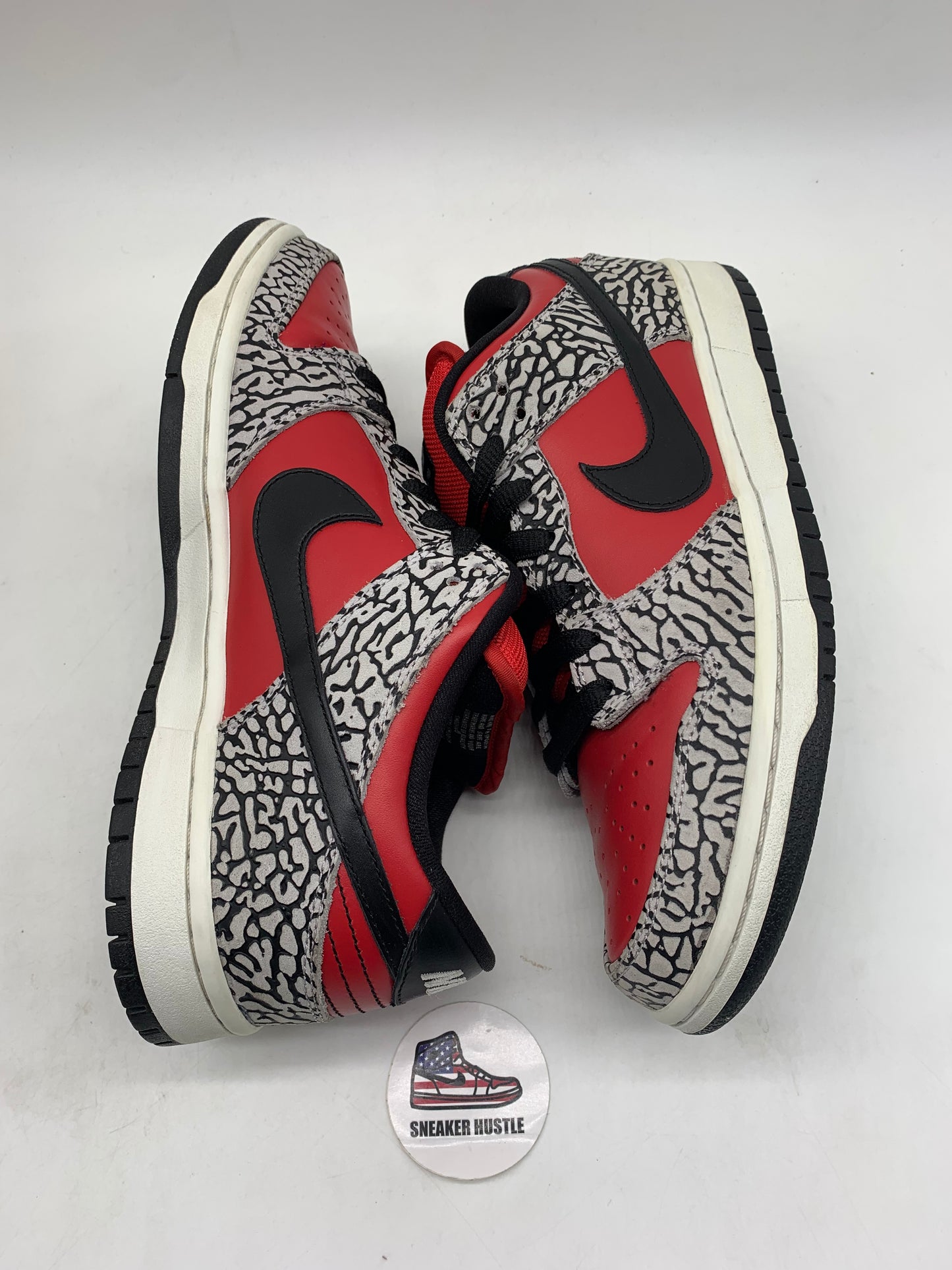 Nike SB Dunk Low Supreme Red Cement (2012)