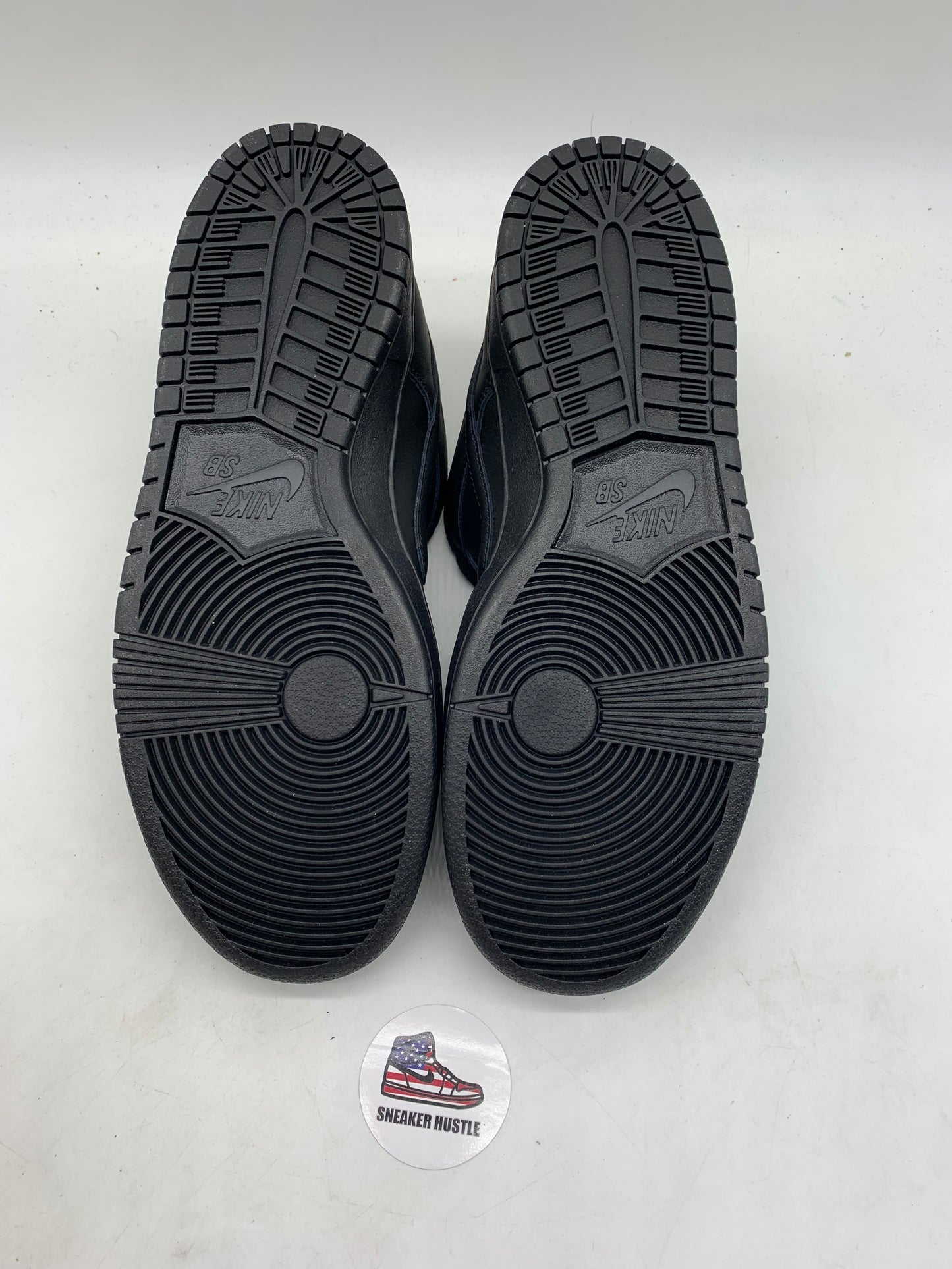 Nike SB Dunk Low Pro Triple Black
