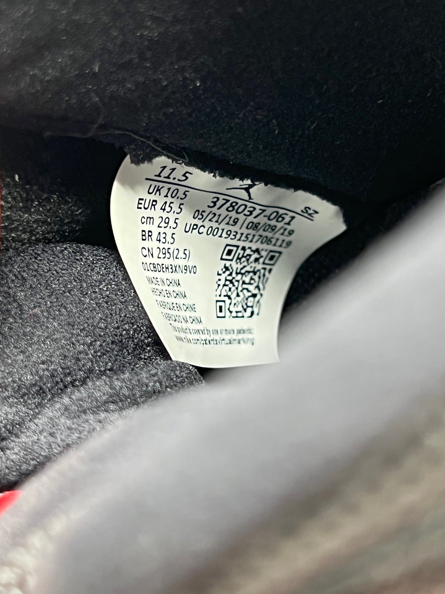 Jordan 11 Retro Playoffs Bred (2019)