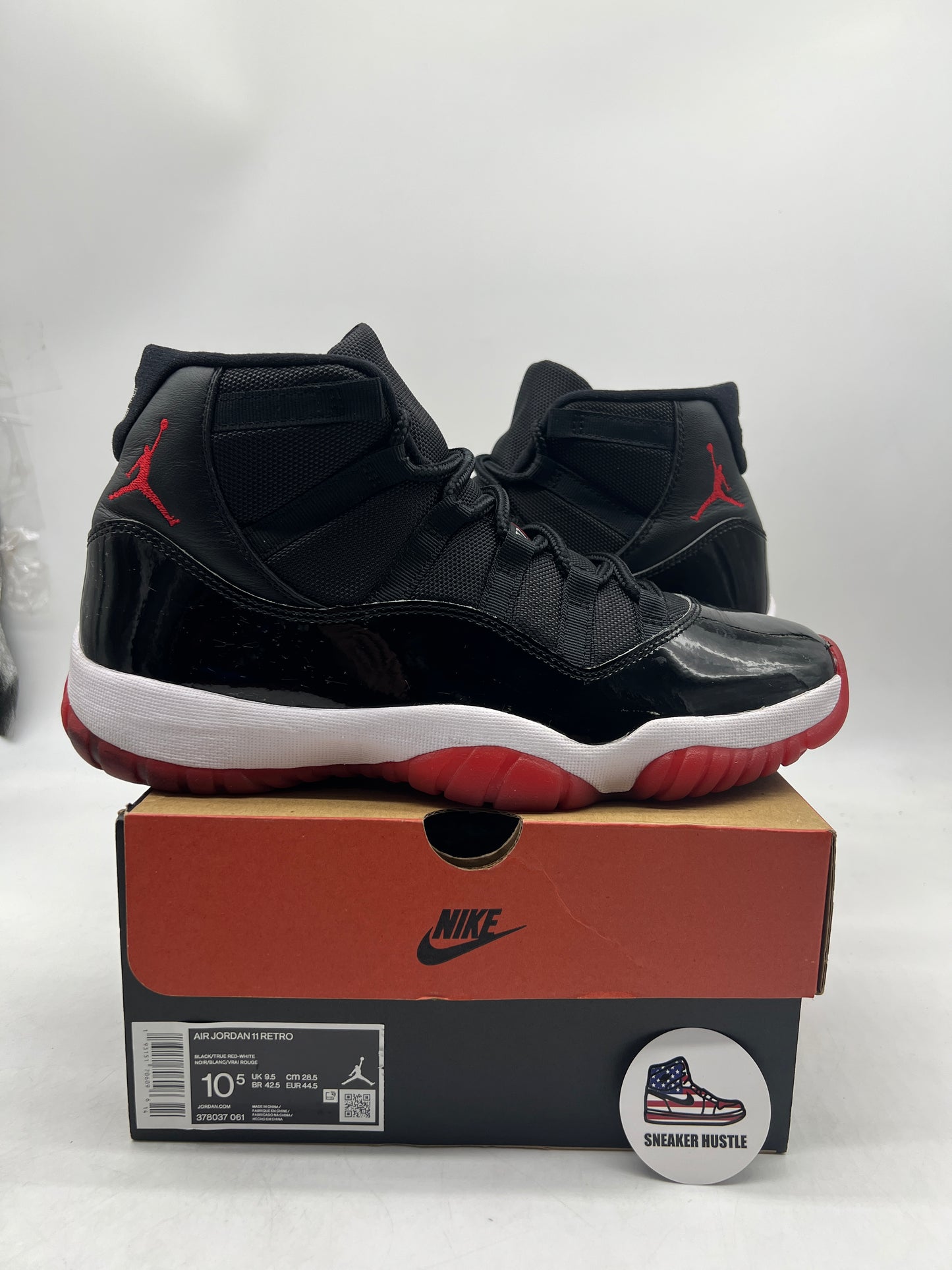Jordan 11 Retro Playoffs Bred (2019)