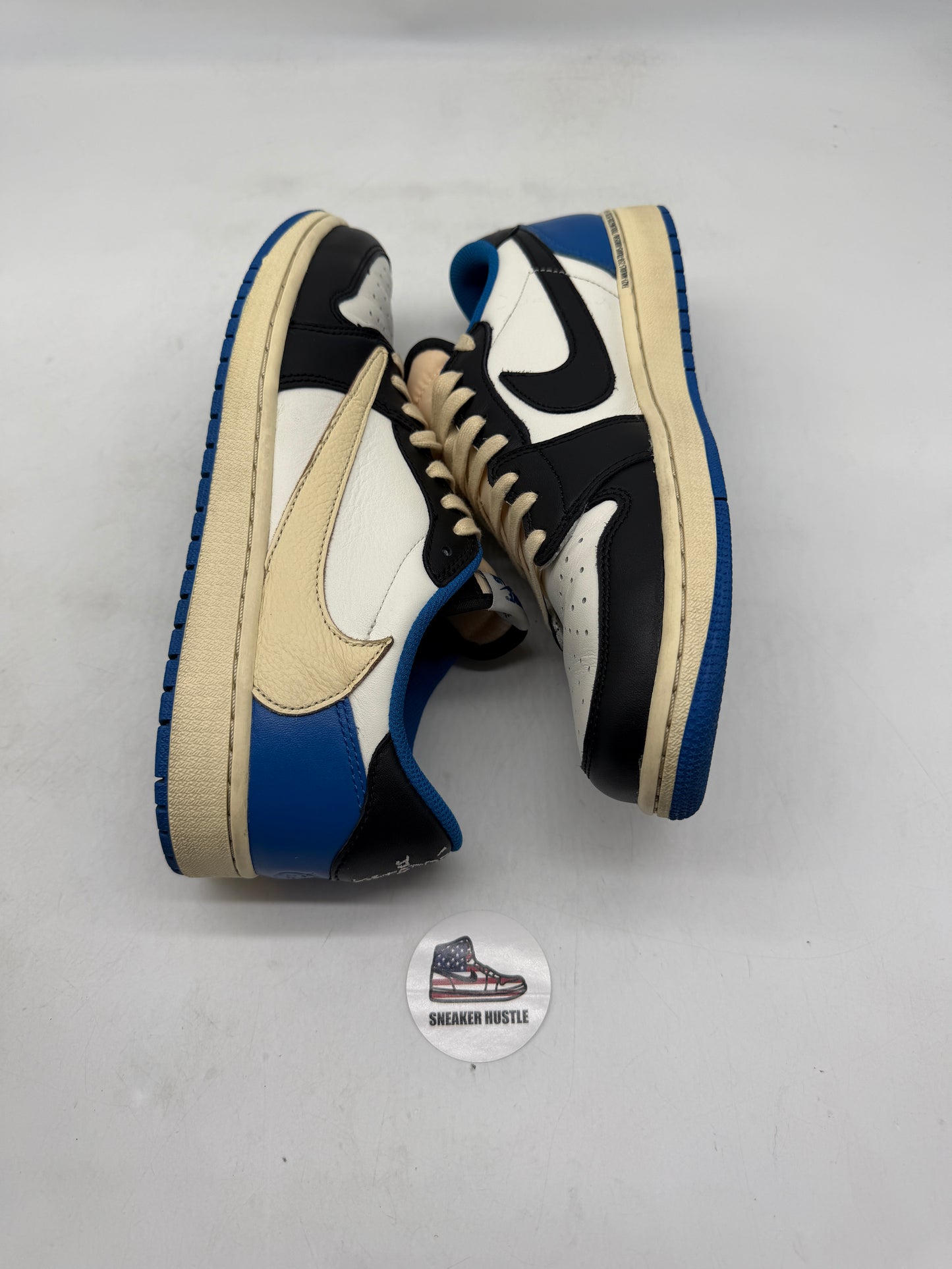Jordan 1 Retro Low OG SP Fragment x Travis Scott