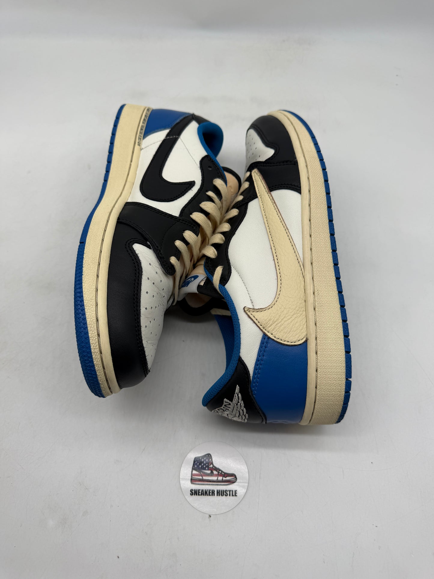 Jordan 1 Retro Low OG SP Fragment x Travis Scott