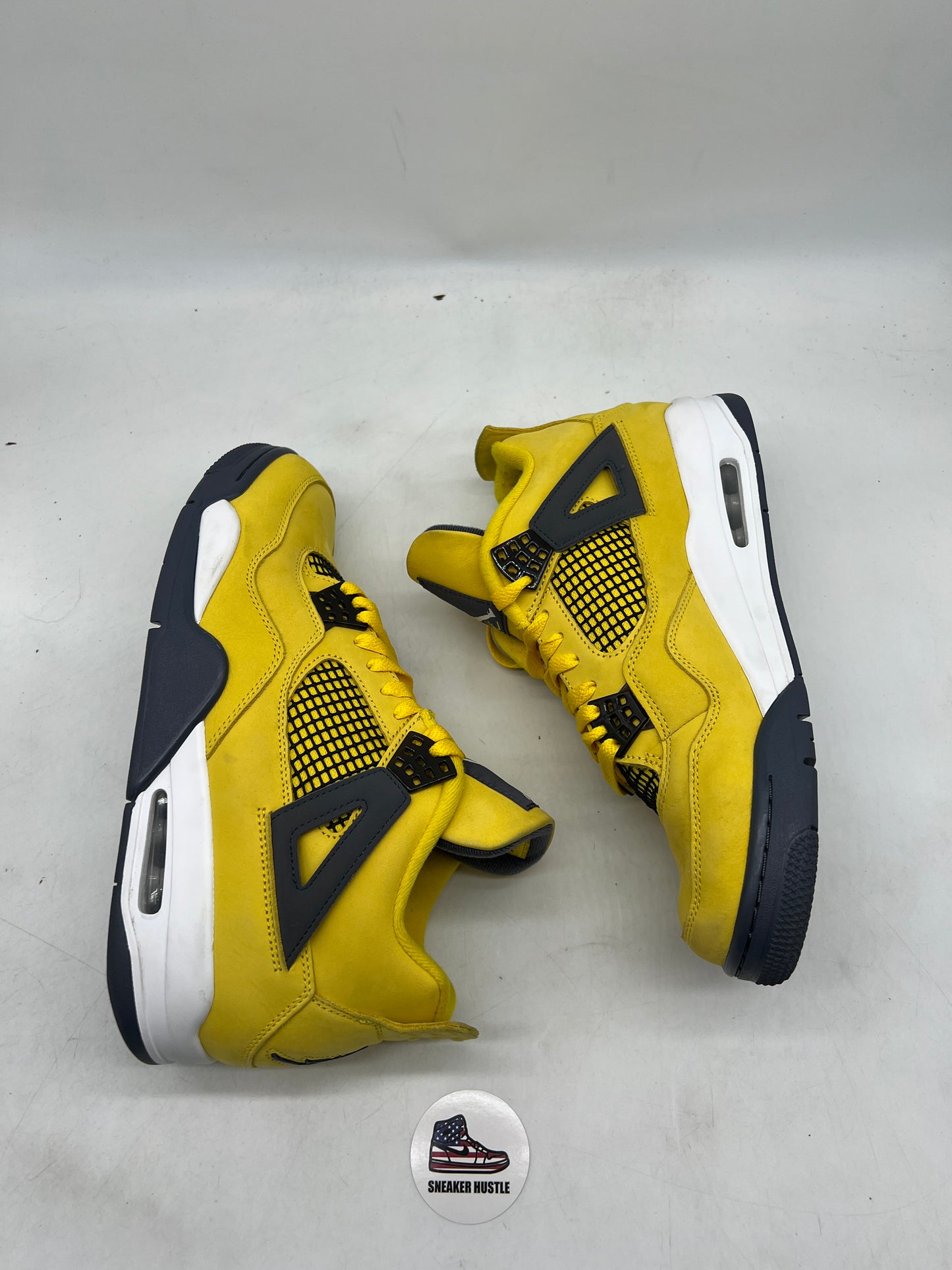 Jordan 4 Retro Lightning (2021)