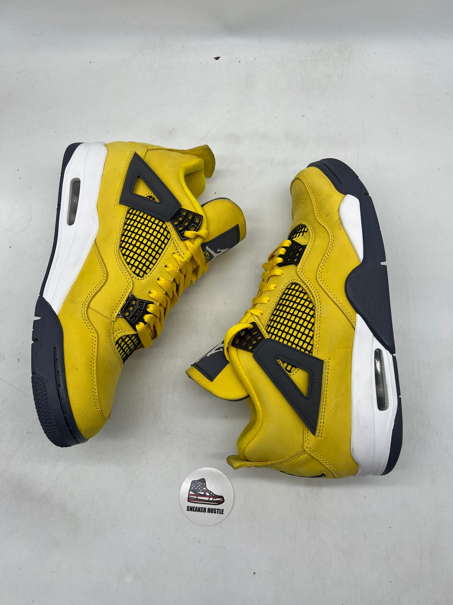 Jordan 4 Retro Lightning (2021)