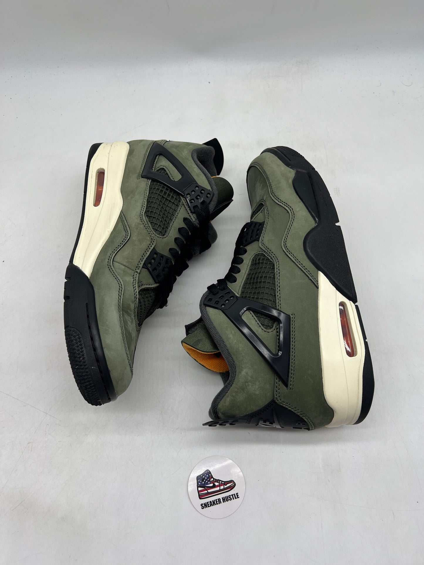 Jordan 4 Retro OG SP Undefeated (2025)