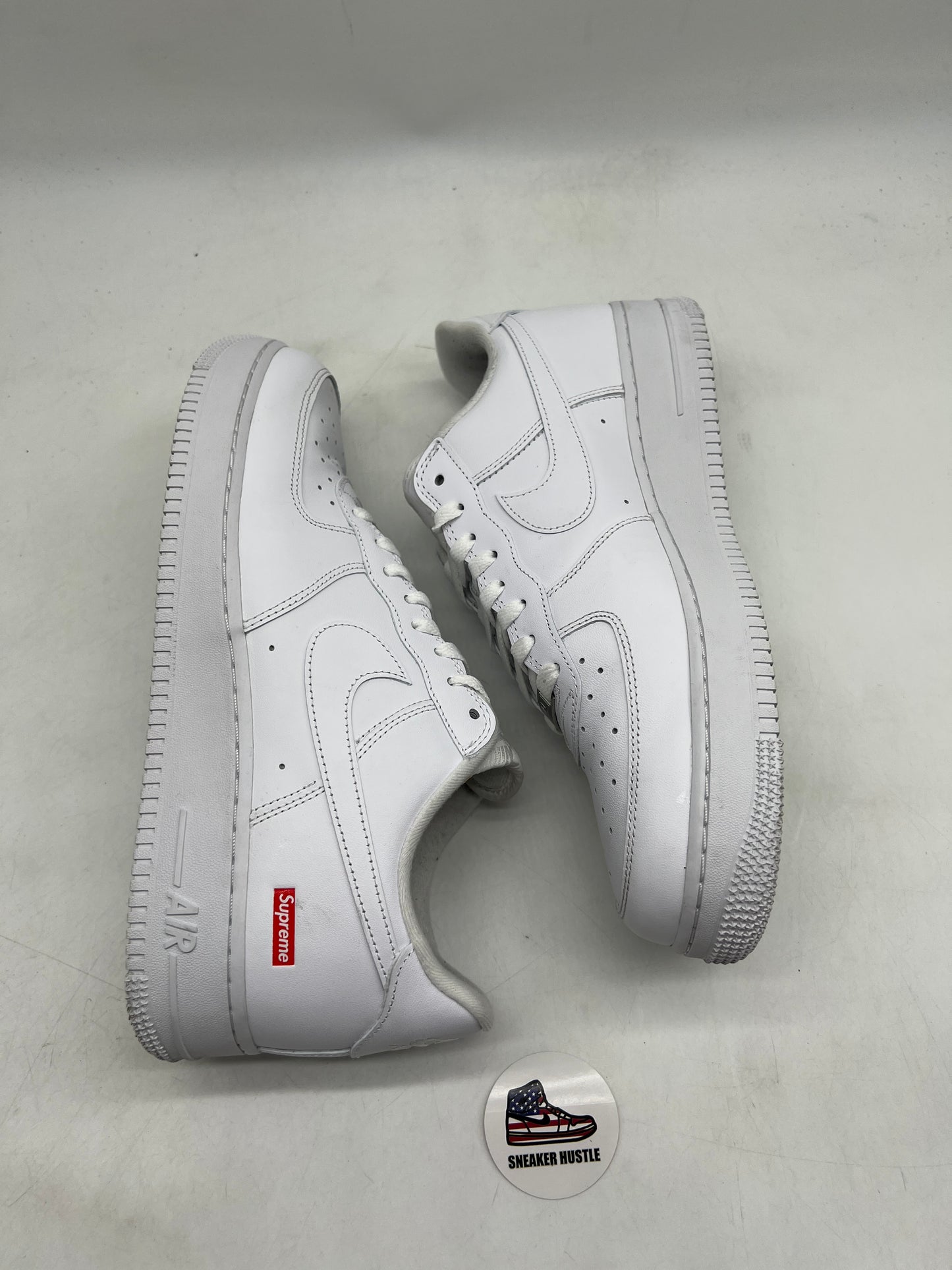 Nike Air Force 1 Low Supreme White