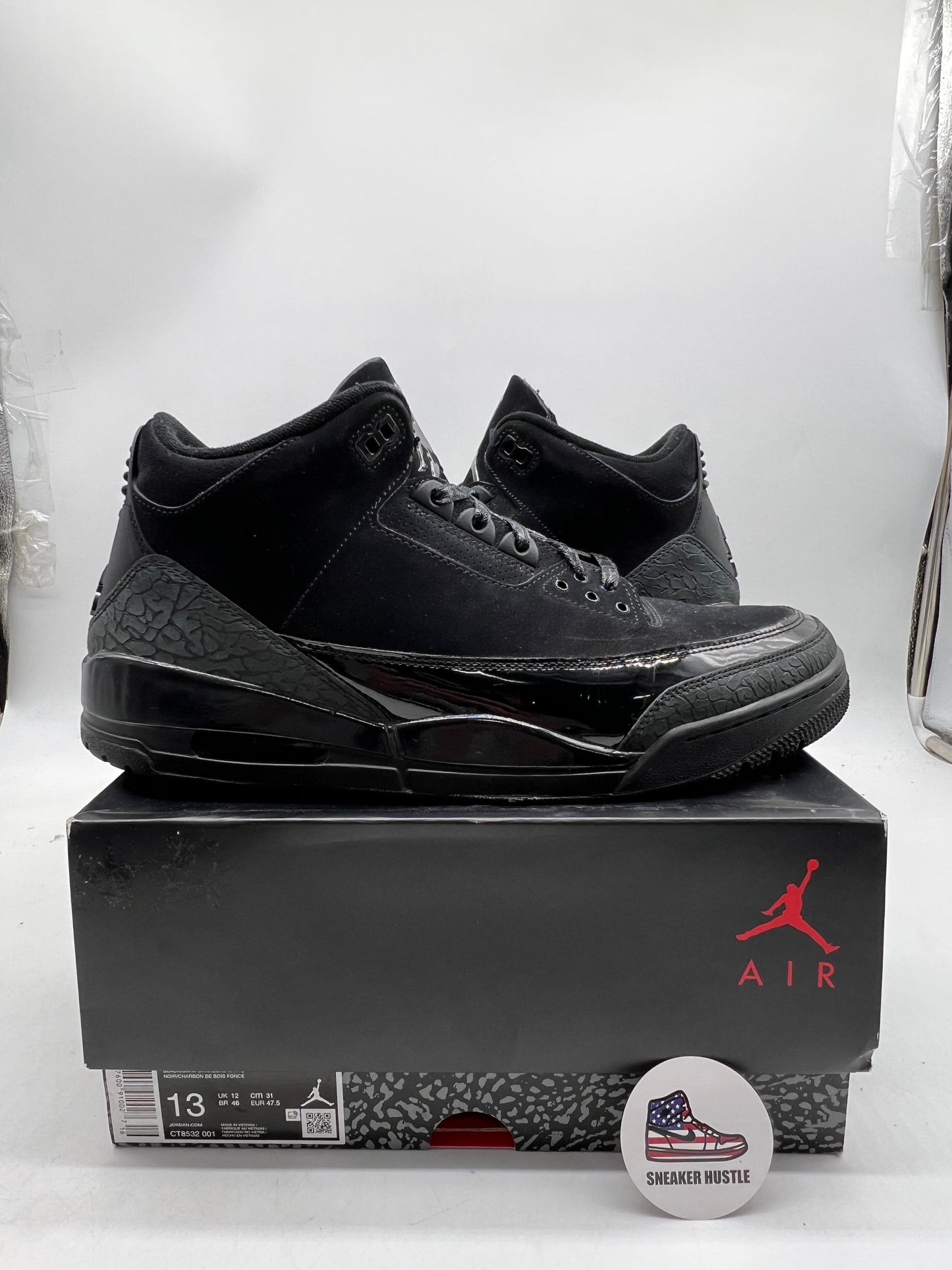Jordan 3 Retro Black Cat (2025)