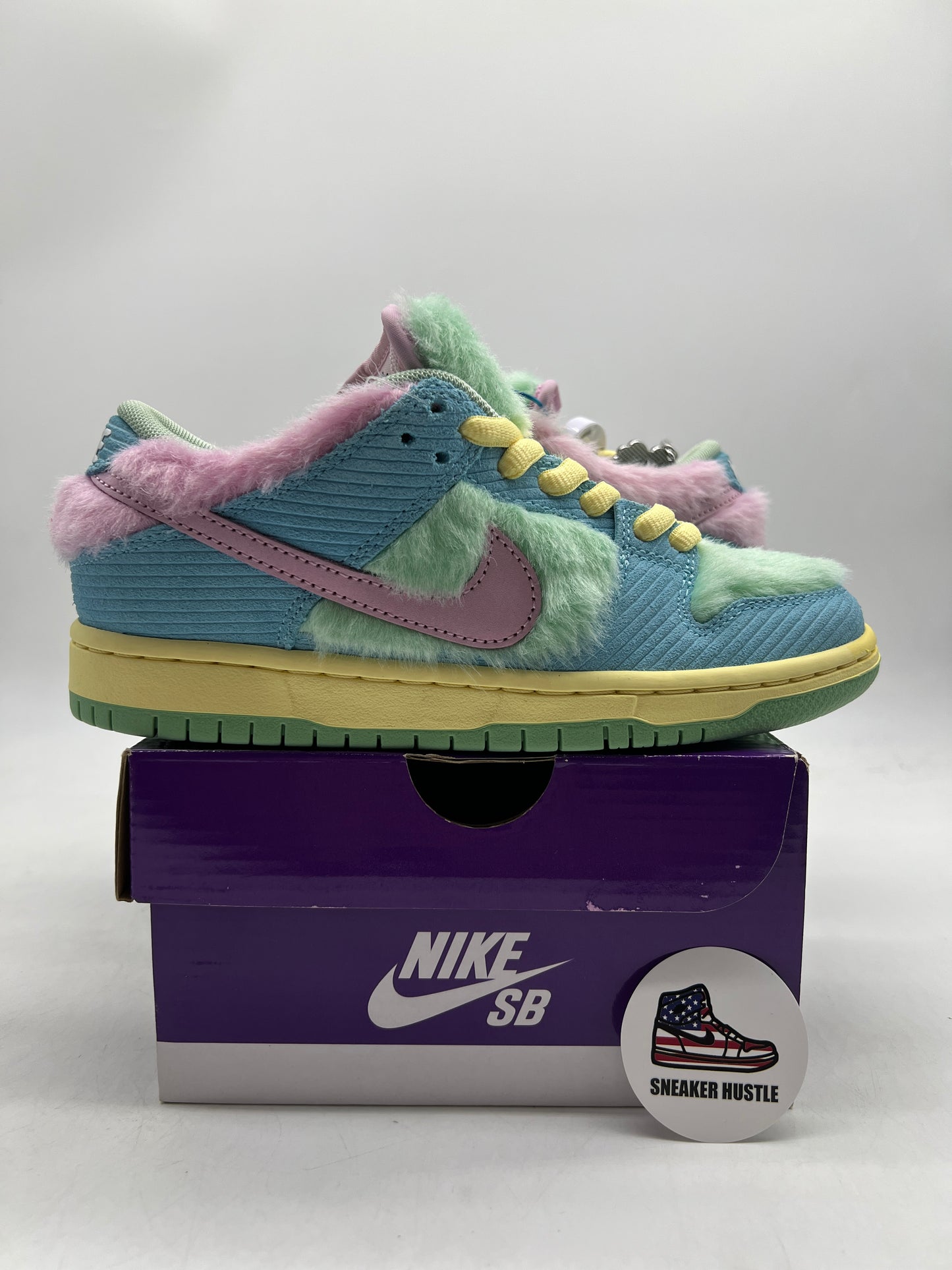 Nike SB Dunk Low Verdy Visty