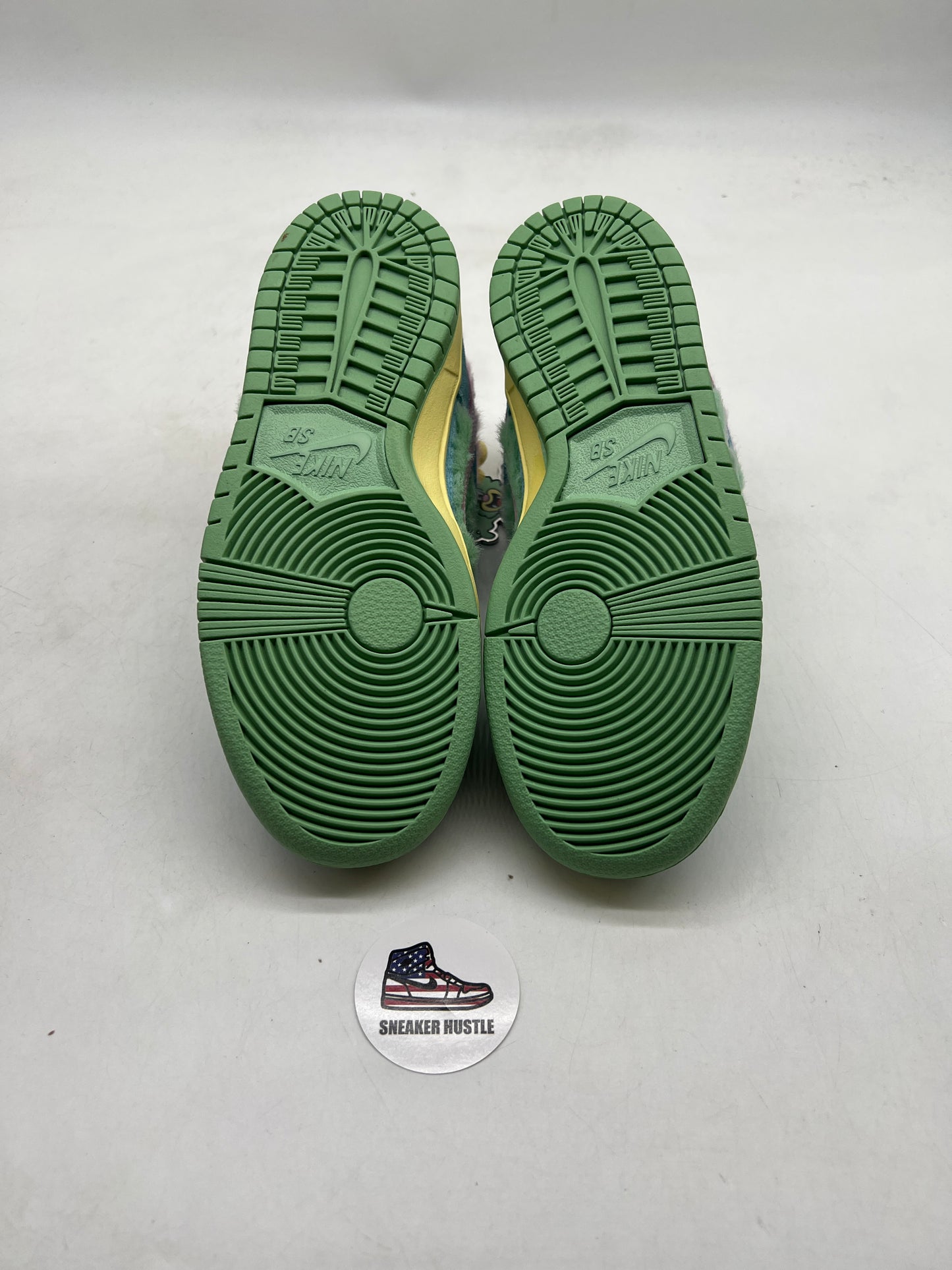 Nike SB Dunk Low Verdy Visty