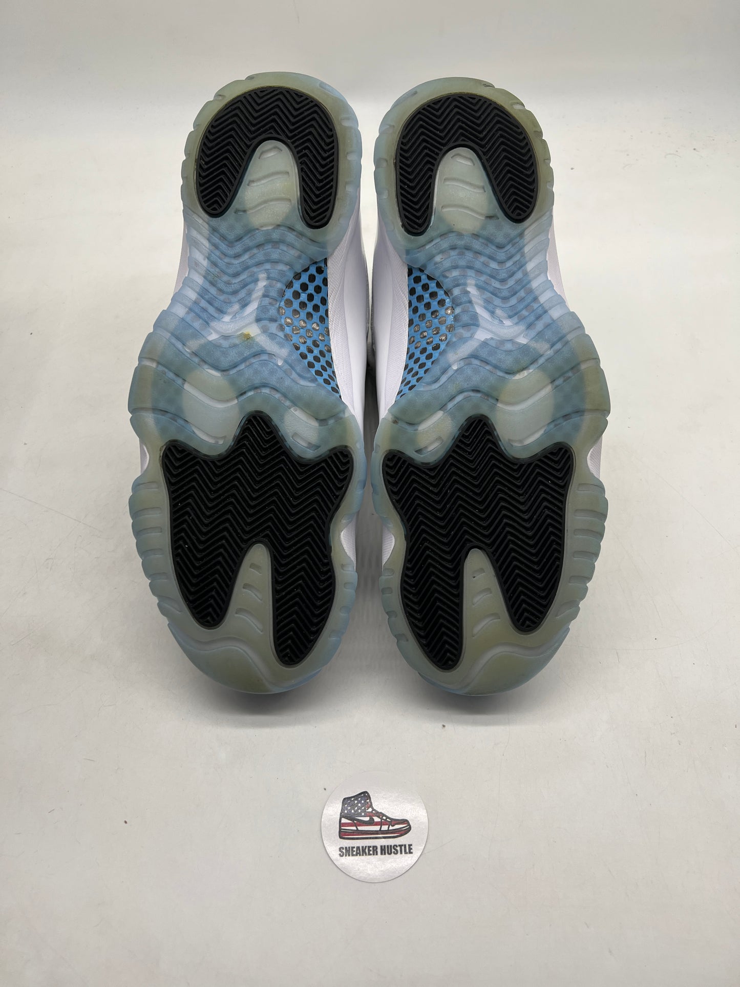 Jordan 11 Retro Legend Blue (2024)