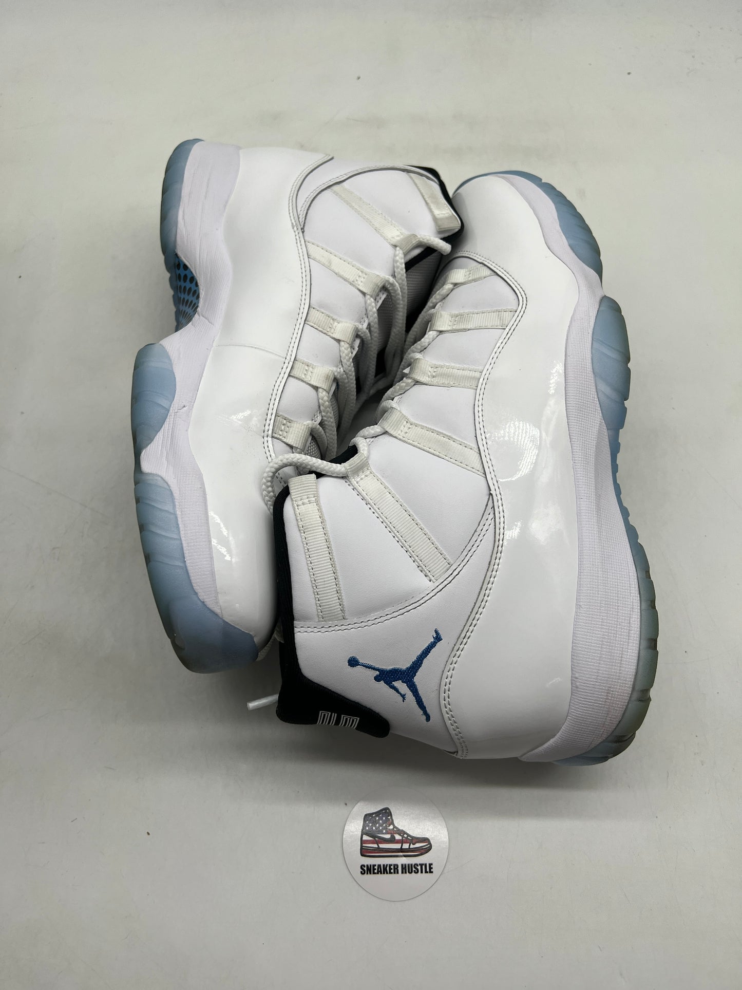 Jordan 11 Retro Legend Blue (2024)