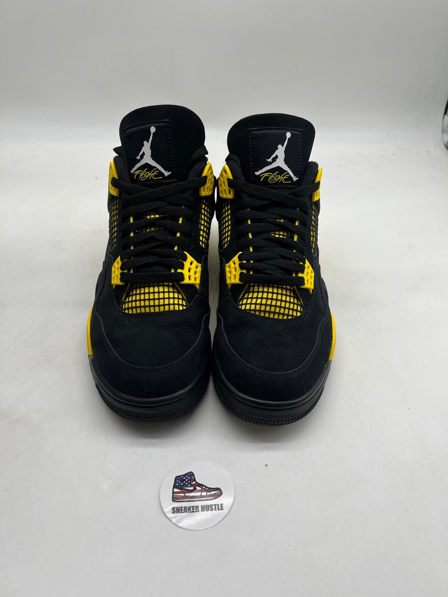 Jordan 4 Retro Thunder (2023)