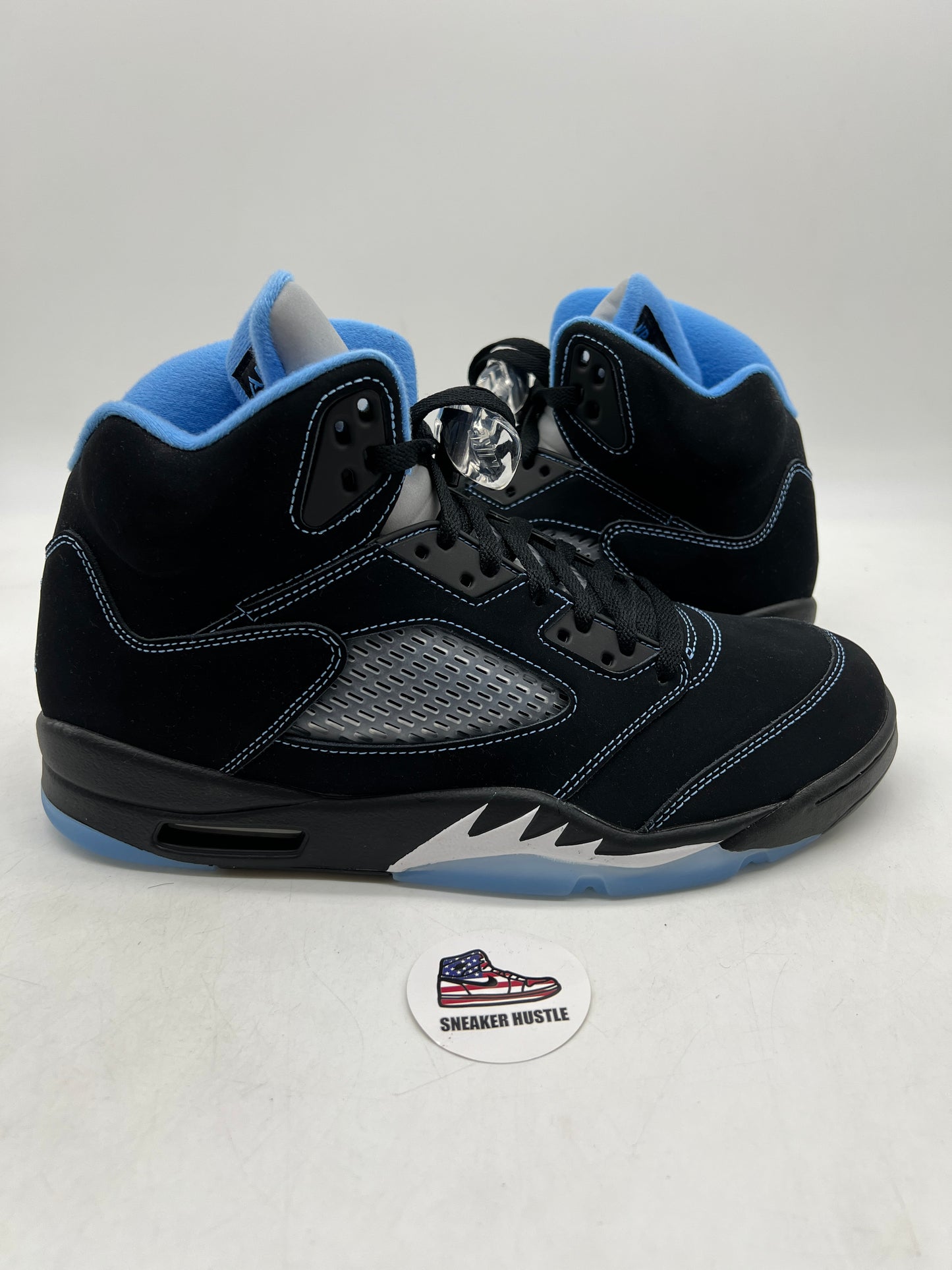 Jordan 5 Retro Black University Blue (2026)