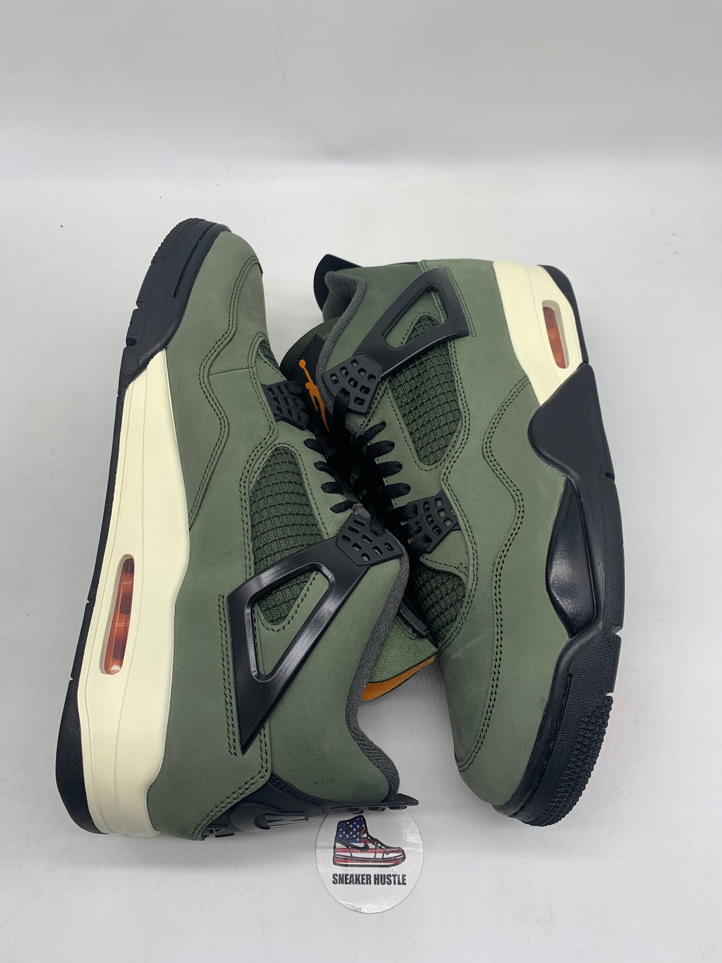 Jordan 4 Retro OG SP Undefeated (2025)