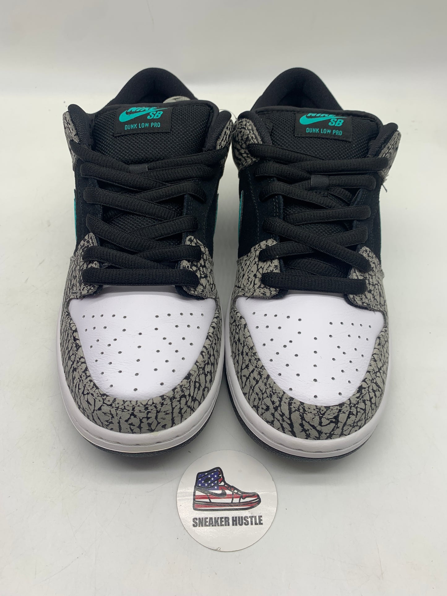 Nike SB Dunk Low atmos Elephant