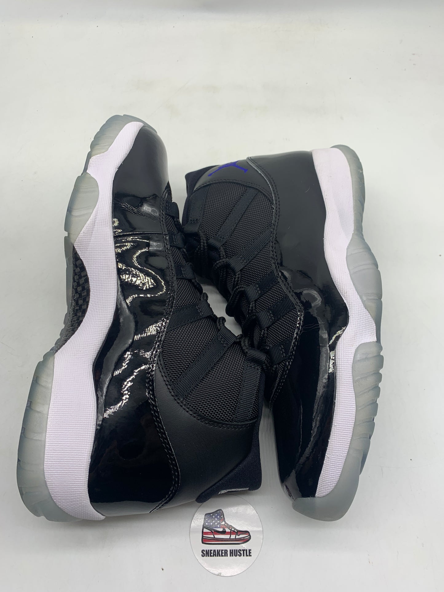 Jordan 11 Retro Space Jam (2016)
