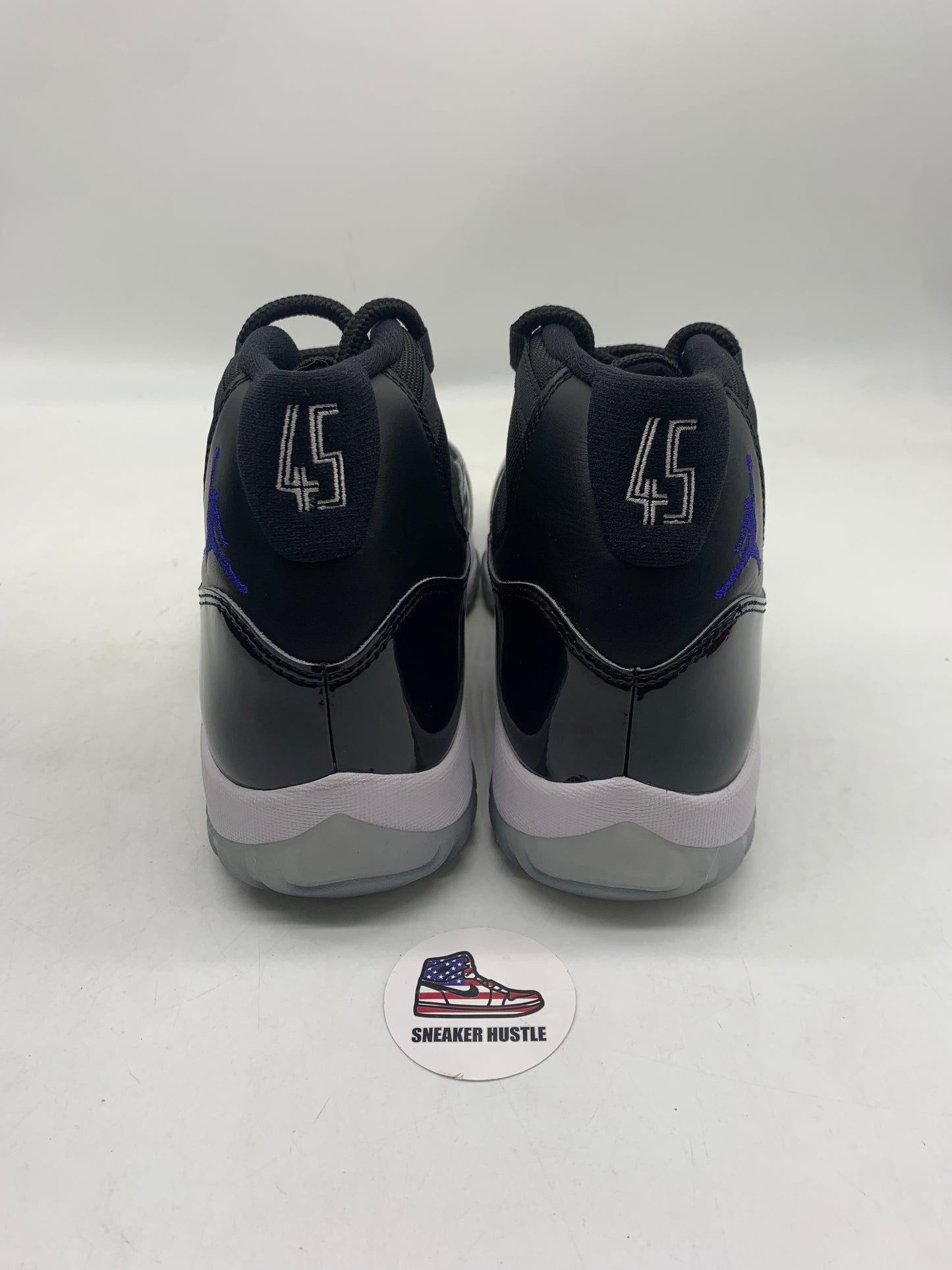 Jordan 11 Retro Space Jam (2016)