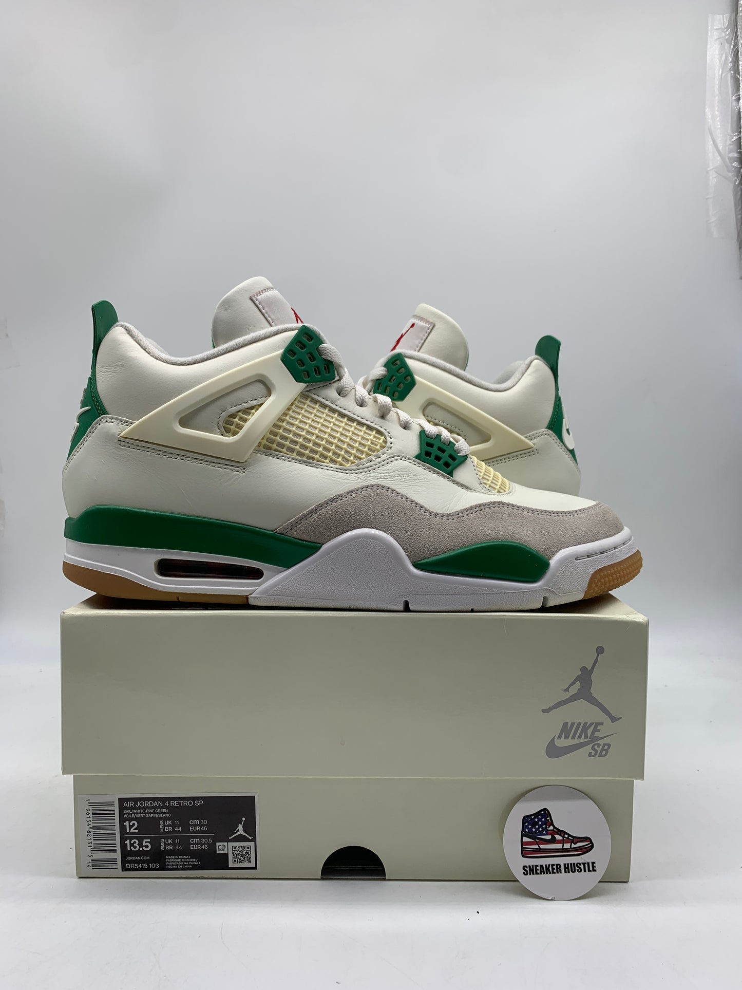 Jordan 4 Retro SB Pine Green